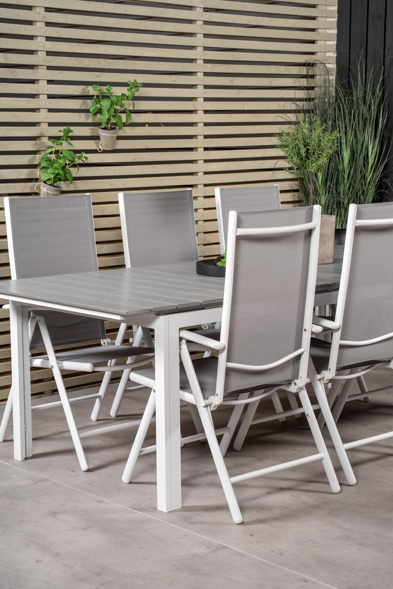 Levels Outdoor-Tischset + Break 229cm/6St. in Grau weiss präsentiert im Onlineshop von KAQTU Design AG. Gartentischset ist von Venture Home