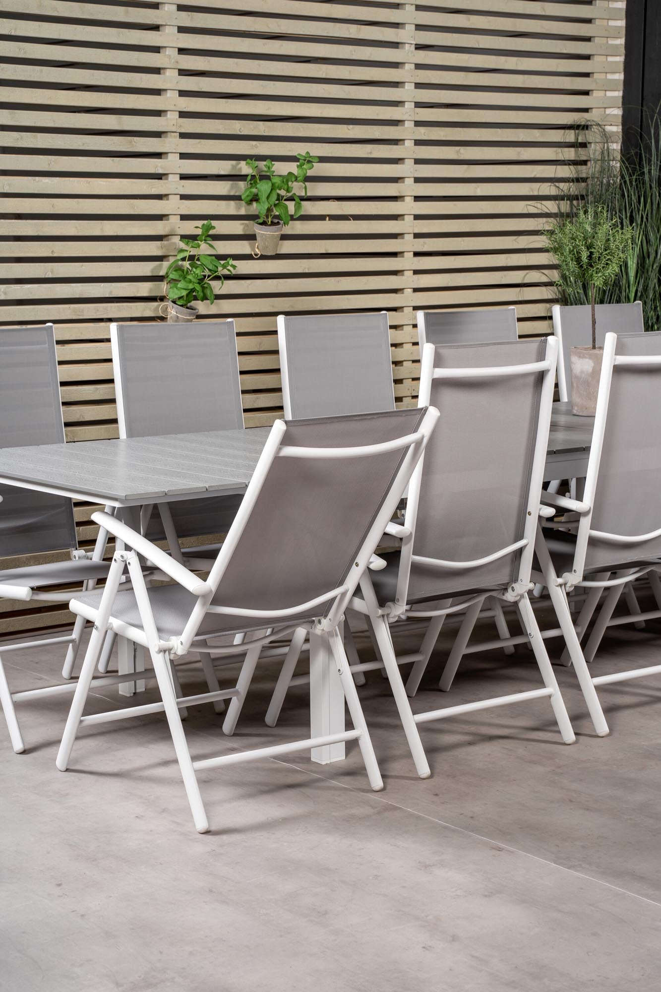 Levels Outdoor-Tischset + Break 229cm/8St. in Grau weiss präsentiert im Onlineshop von KAQTU Design AG. Gartentischset ist von Venture Home