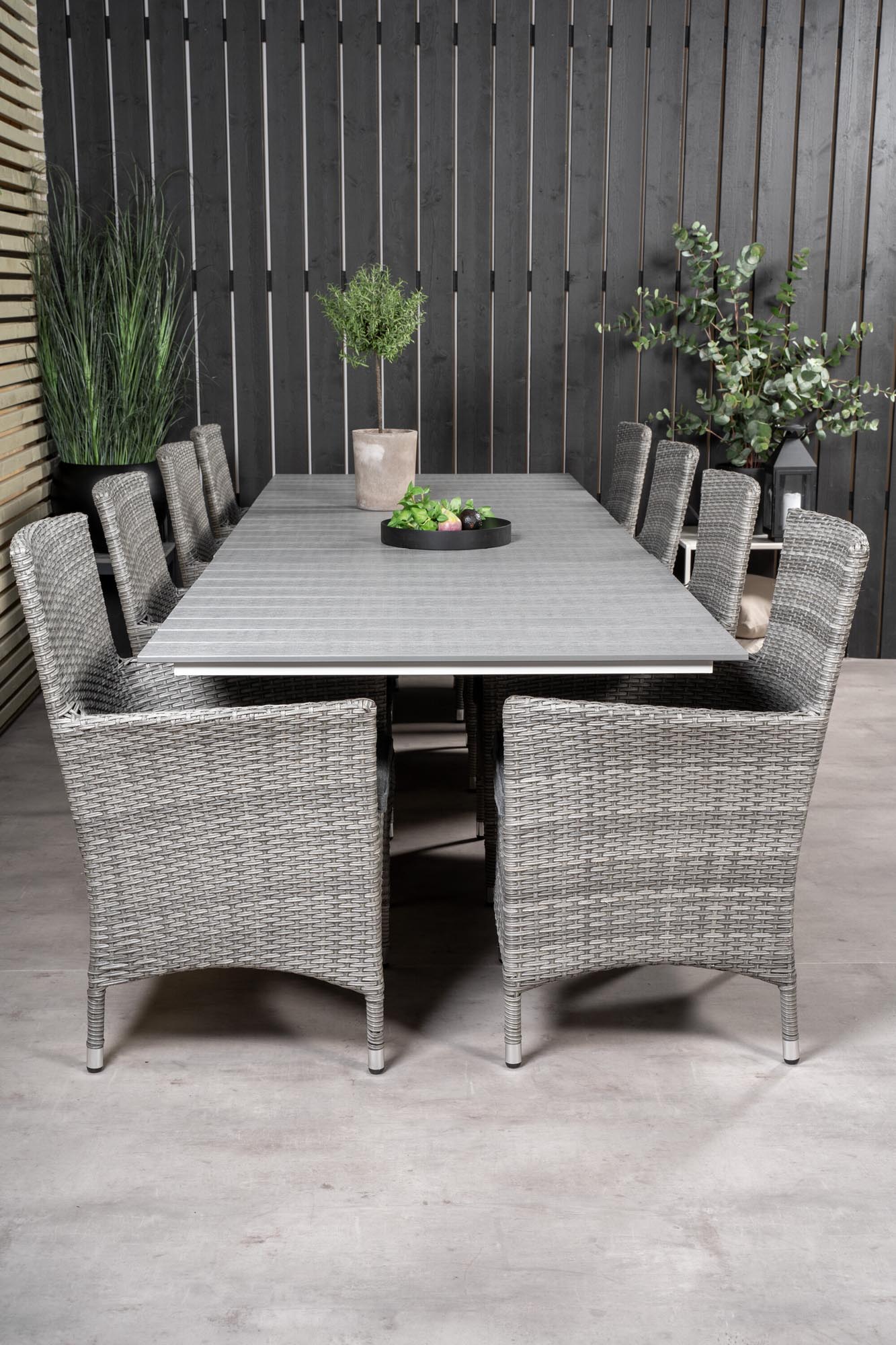 Levels Outdoor-Tischset + Malin 229cm/8St. in Grau präsentiert im Onlineshop von KAQTU Design AG. Gartentischset ist von Venture Home
