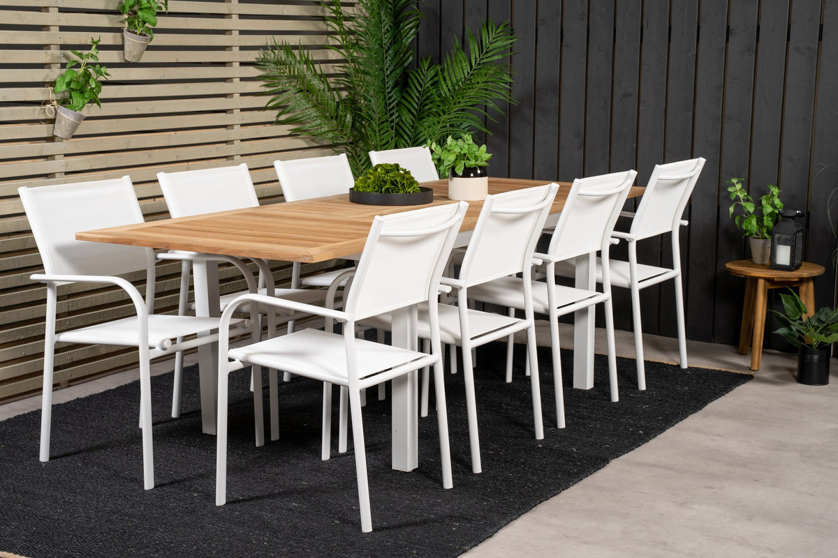 Weisses Gartentischset Santorini & Panama von Venture Home: zwei Stühle aus Aluminium und rechteckiger Tisch mit Teak-Tischplatte.