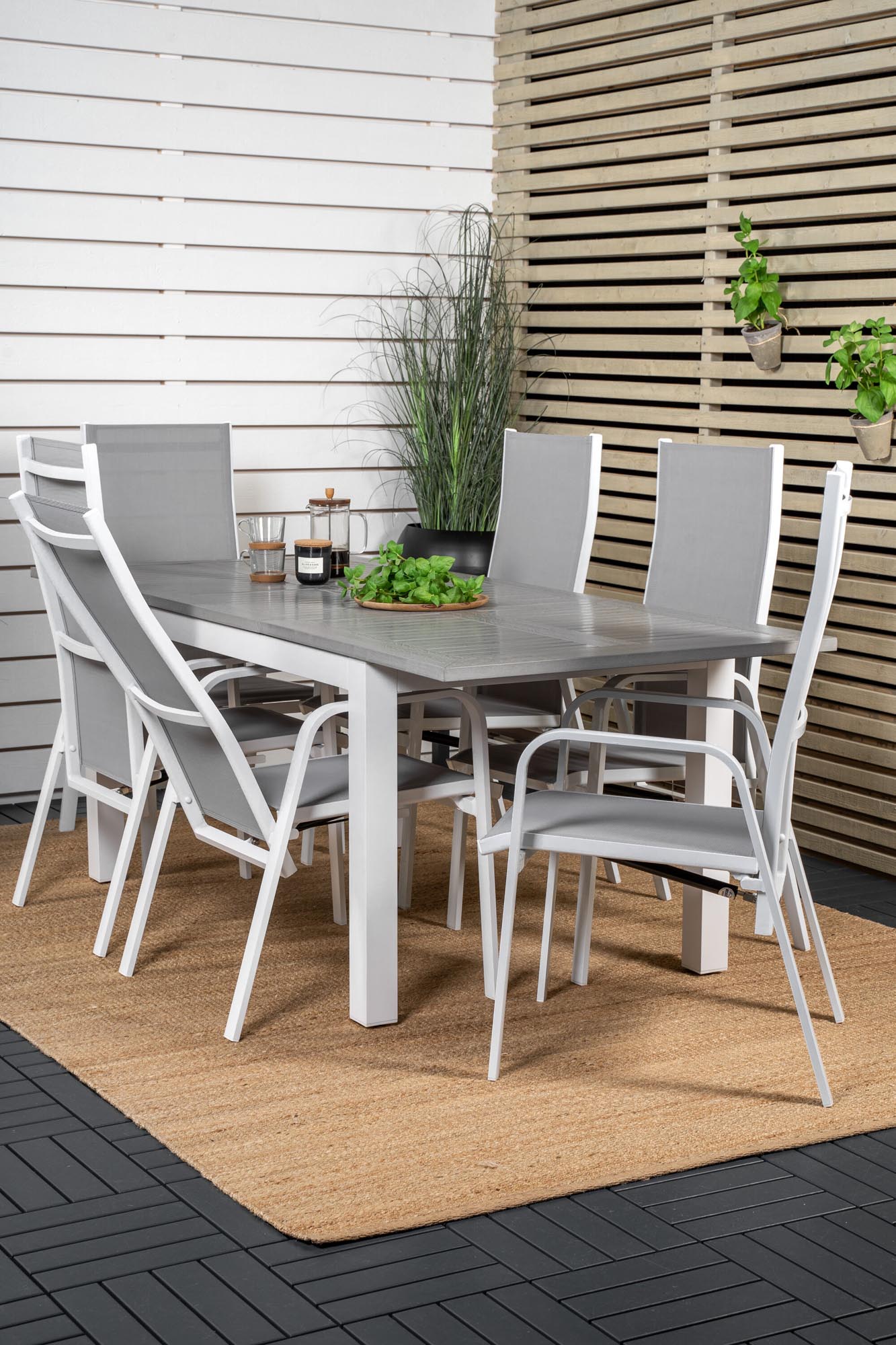 Albany Outdoor-Gartentischset ausziehbar + Copacabana 152cm/6St. in Grau weiss präsentiert im Onlineshop von KAQTU Design AG. Gartentischset ist von Venture Home