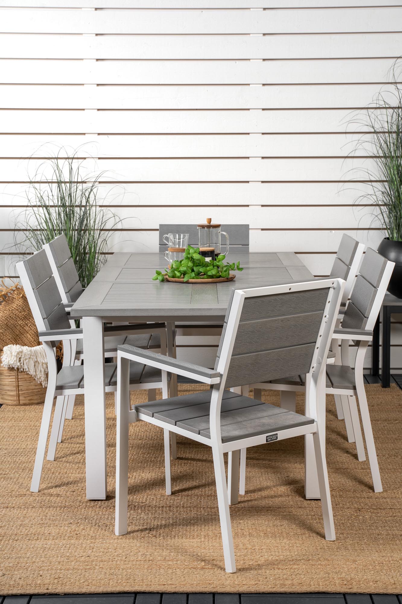 Albany Outdoor-Gartentischset ausziehbar + Levels 152cm/6St. in Grau weiss präsentiert im Onlineshop von KAQTU Design AG. Gartentischset ist von Venture Home