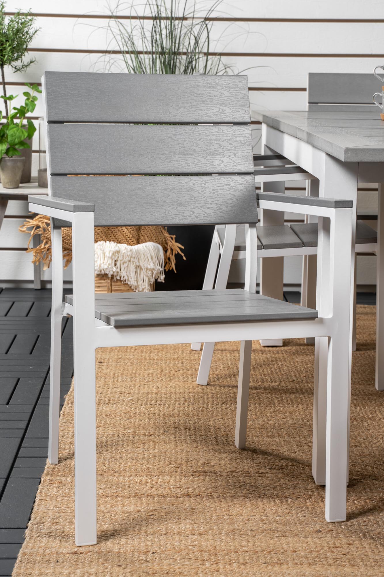 Albany Outdoor-Gartentischset ausziehbar + Levels 152cm/6St. in Grau weiss präsentiert im Onlineshop von KAQTU Design AG. Gartentischset ist von Venture Home