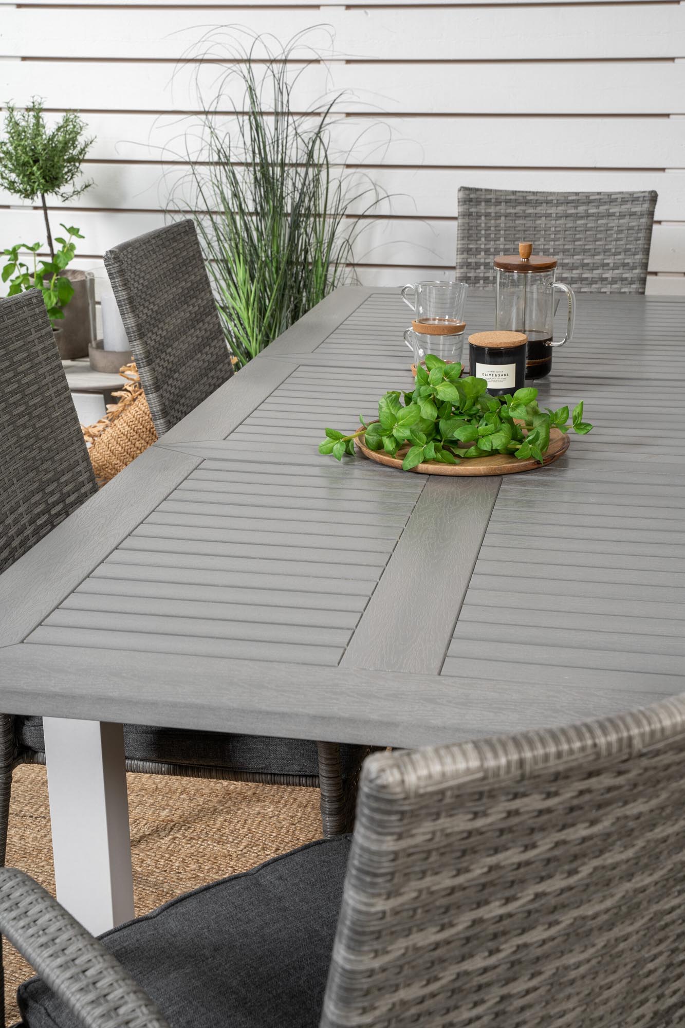 Albany Outdoor-Gartentischset ausziehbar + Anna 152cm/6St. in Grau präsentiert im Onlineshop von KAQTU Design AG. Gartentischset ist von Venture Home