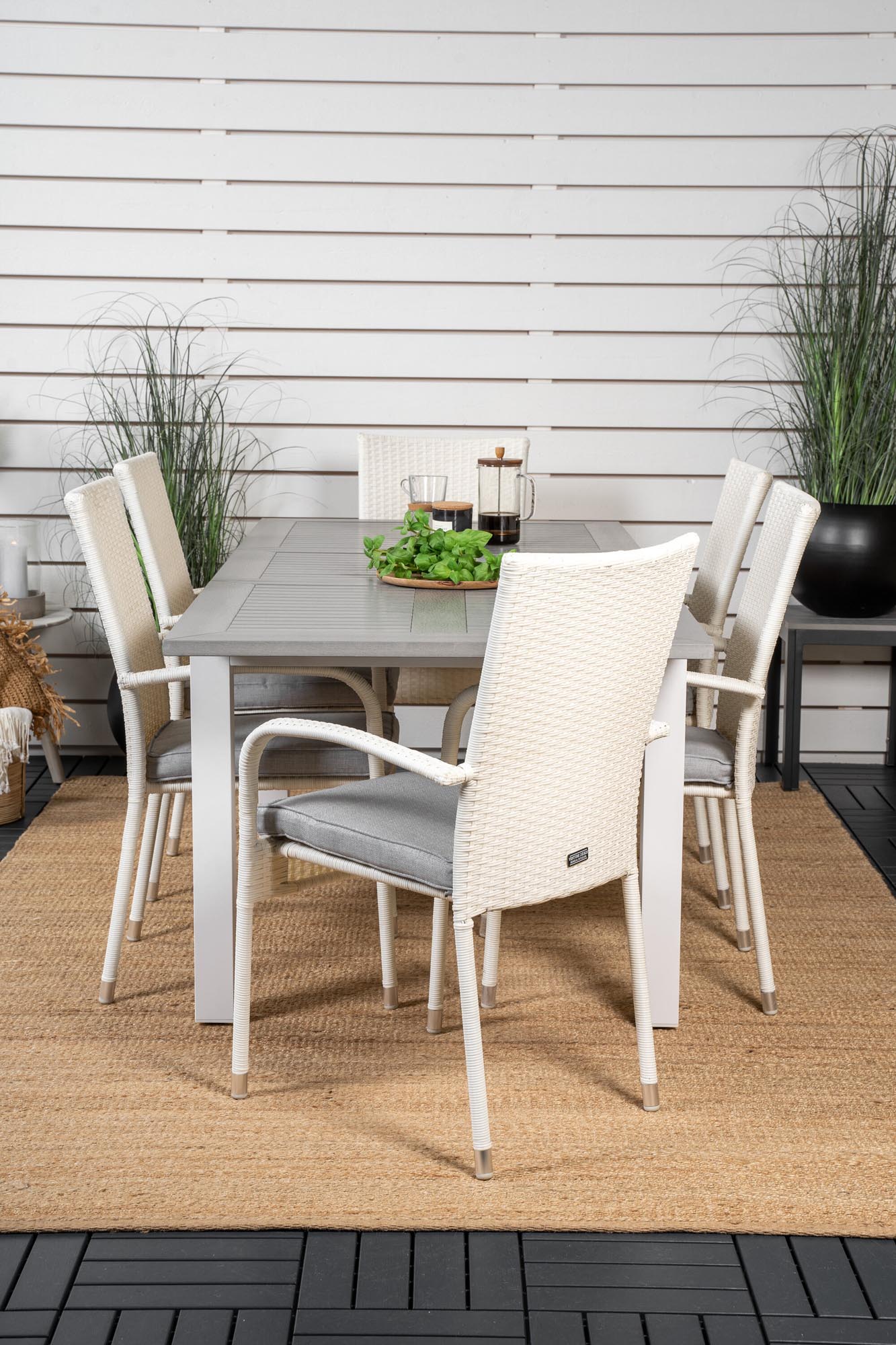 Albany Outdoor-Gartentischset ausziehbar + Anna 152cm/6St. in Grau weiss präsentiert im Onlineshop von KAQTU Design AG. Gartentischset ist von Venture Home
