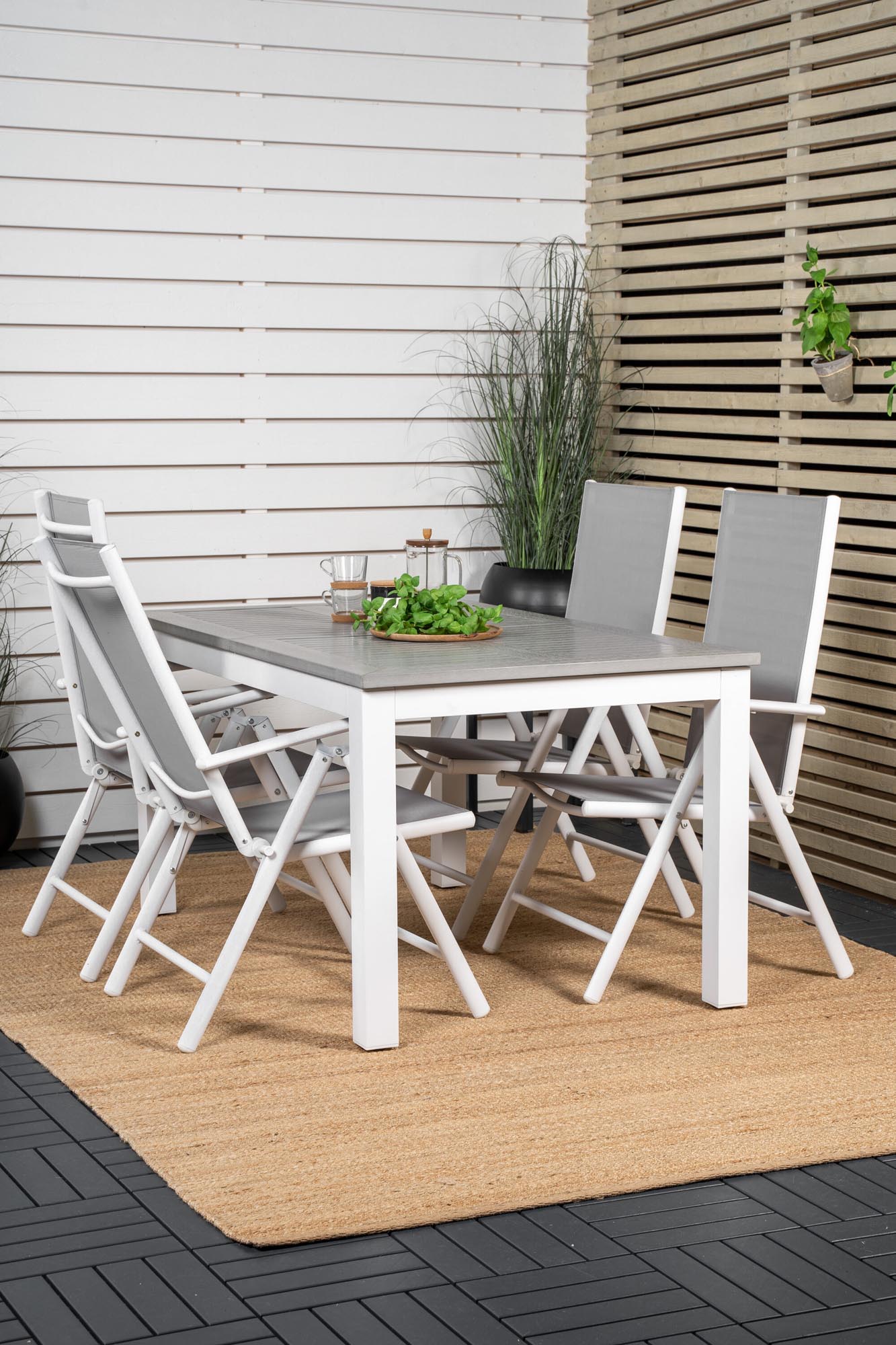 Albany Outdoor-Gartentischset ausziehbar + Break 152cm/4St. in Grau weiss präsentiert im Onlineshop von KAQTU Design AG. Gartentischset ist von Venture Home