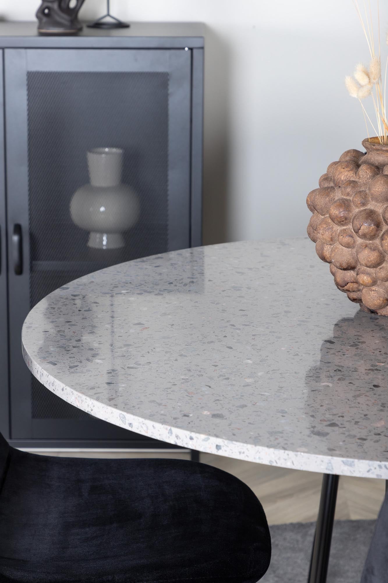 Stilvolles Razzia Esszimmerset mit marmorierter Tischplatte und luxuriösen Samtstühlen. Ideal für moderne Esszimmer und gesellige Runden.