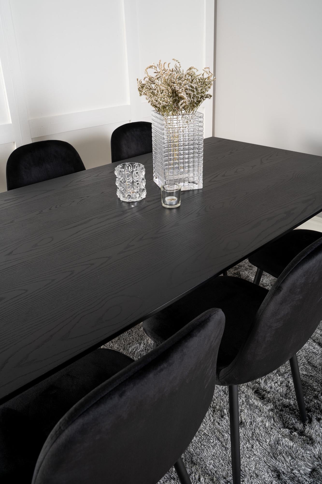 Erleben Sie das Dipp Esszimmerset von Venture Home: 180 cm großer Tisch, bequeme Polar-Stühle und elegantes Design für gesellige Momente.