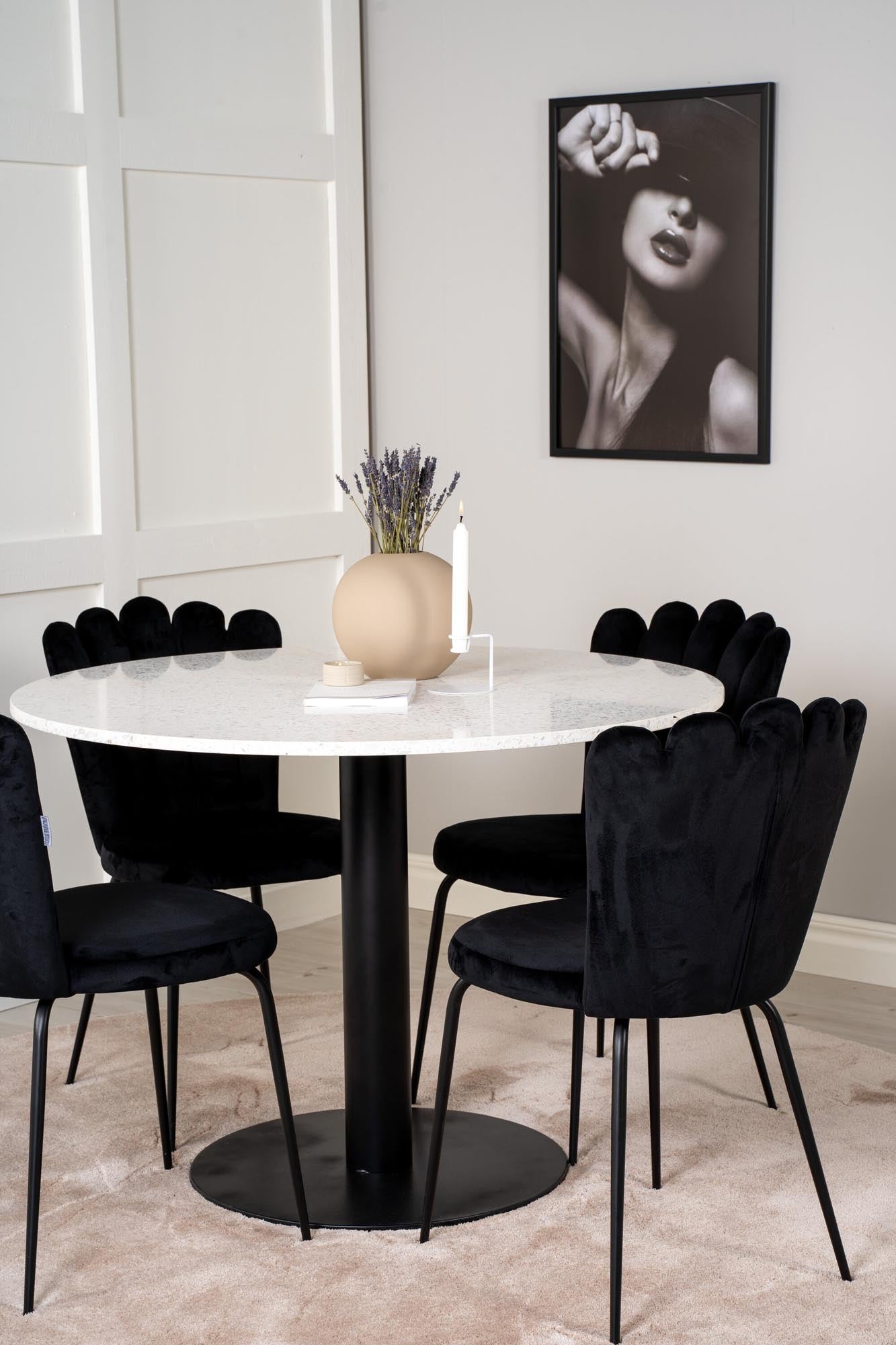 Stilvolles Esszimmerset mit 106 cm Terrazzo-Tisch und komfortablen Samtstühlen für gesellige Abende und festliche Anlässe.