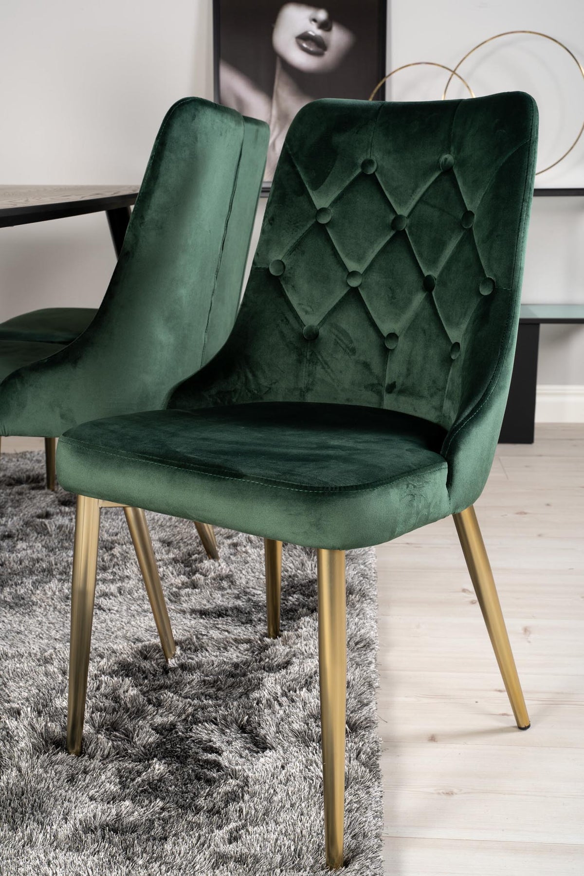 Dipp Esszimmerset + Velvet Deluxe 180cm/6St. in Schwarz / Gold / Grün präsentiert im Onlineshop von KAQTU Design AG. Esszimmerset ist von Venture Home
