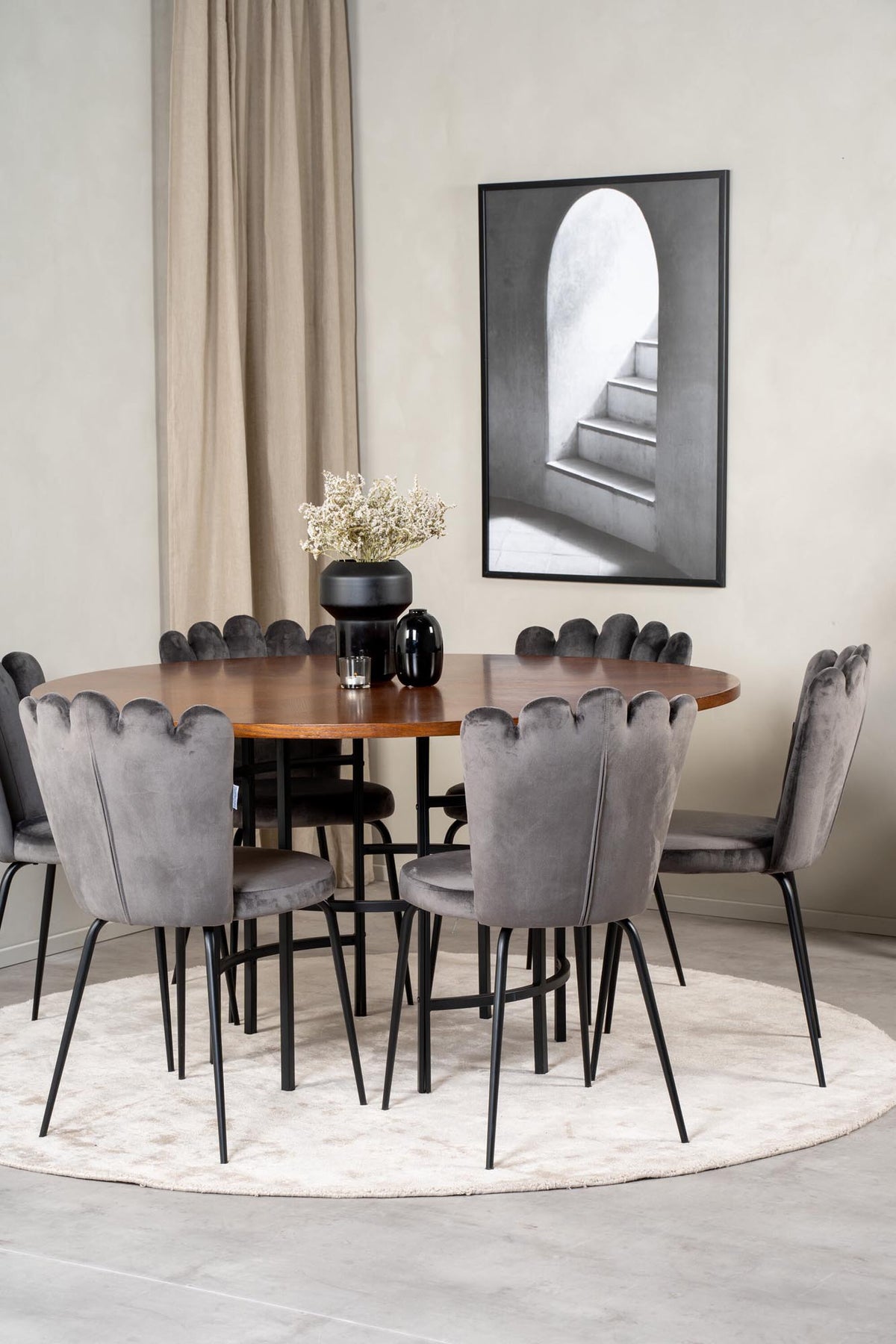Esszimmerset Copenhagen + Limhamn ⌀140cm/6St. in Braun / Schwarzgrau präsentiert im Onlineshop von KAQTU Design AG. Esszimmerset ist von Venture Home