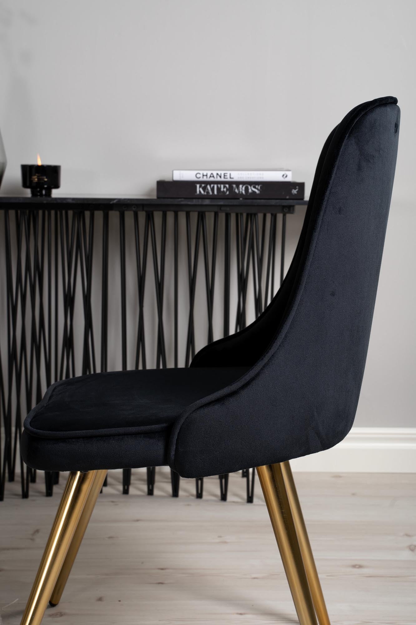 Modernes Dipp Esszimmerset mit 115 cm Tisch und luxuriösen Velvet-Stühlen. Ideal für gemütliche Abende und stilvolle Brunches.