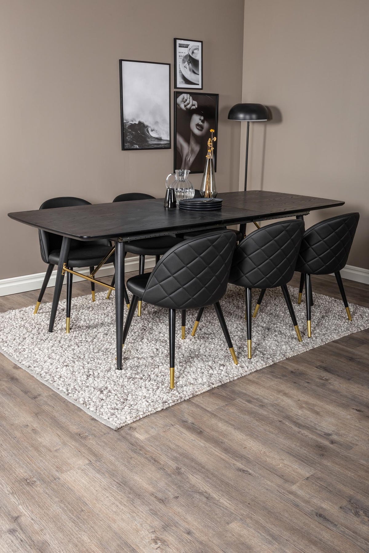 Gold Esszimmerset ausziehbar + Velvet 180cm/6St. in Schwarz / Gold präsentiert im Onlineshop von KAQTU Design AG. Esszimmerset ist von Venture Home