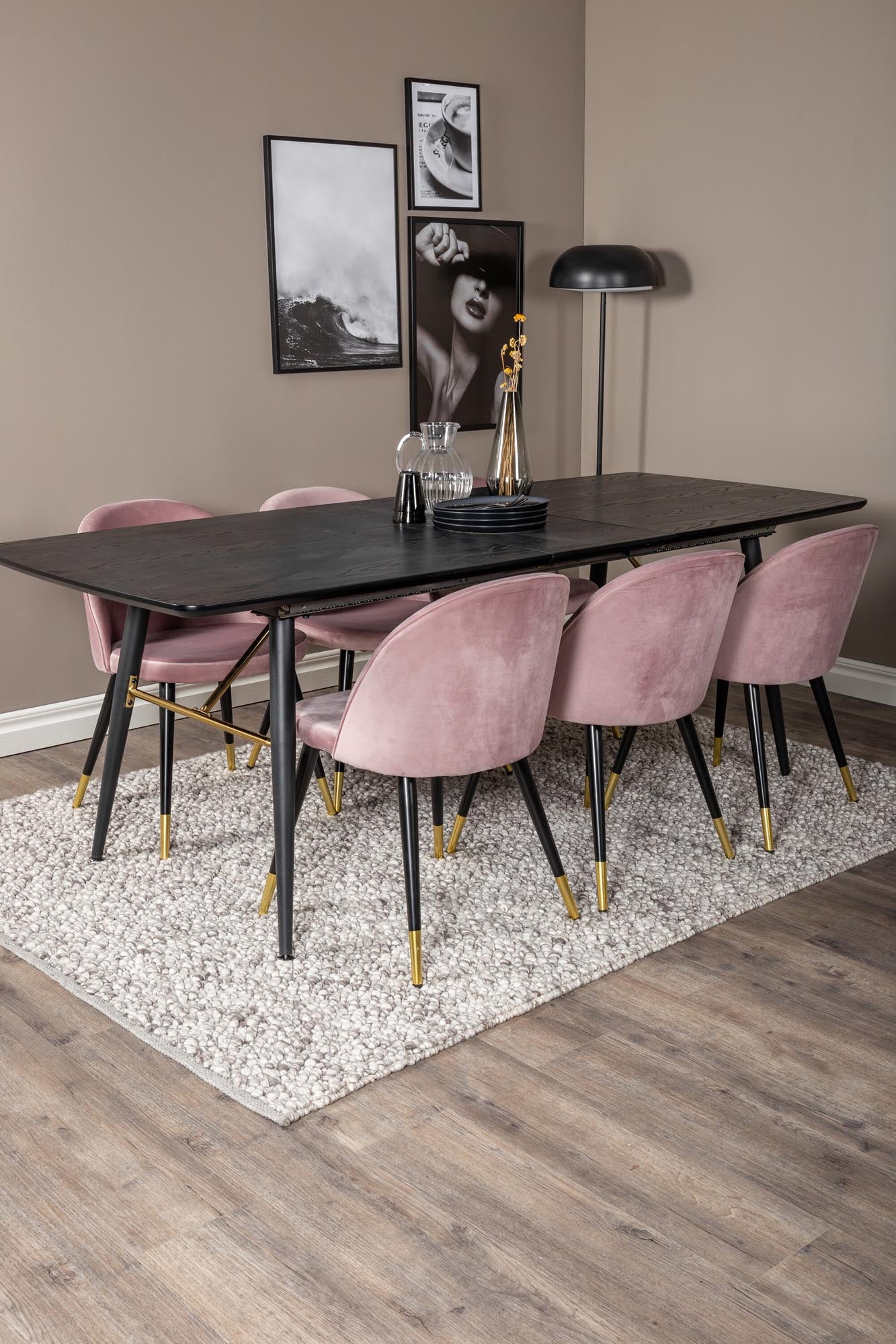 Luxuriöses Gold Esszimmerset, ausziehbar, 180cm, 6 Velvet Stühle.