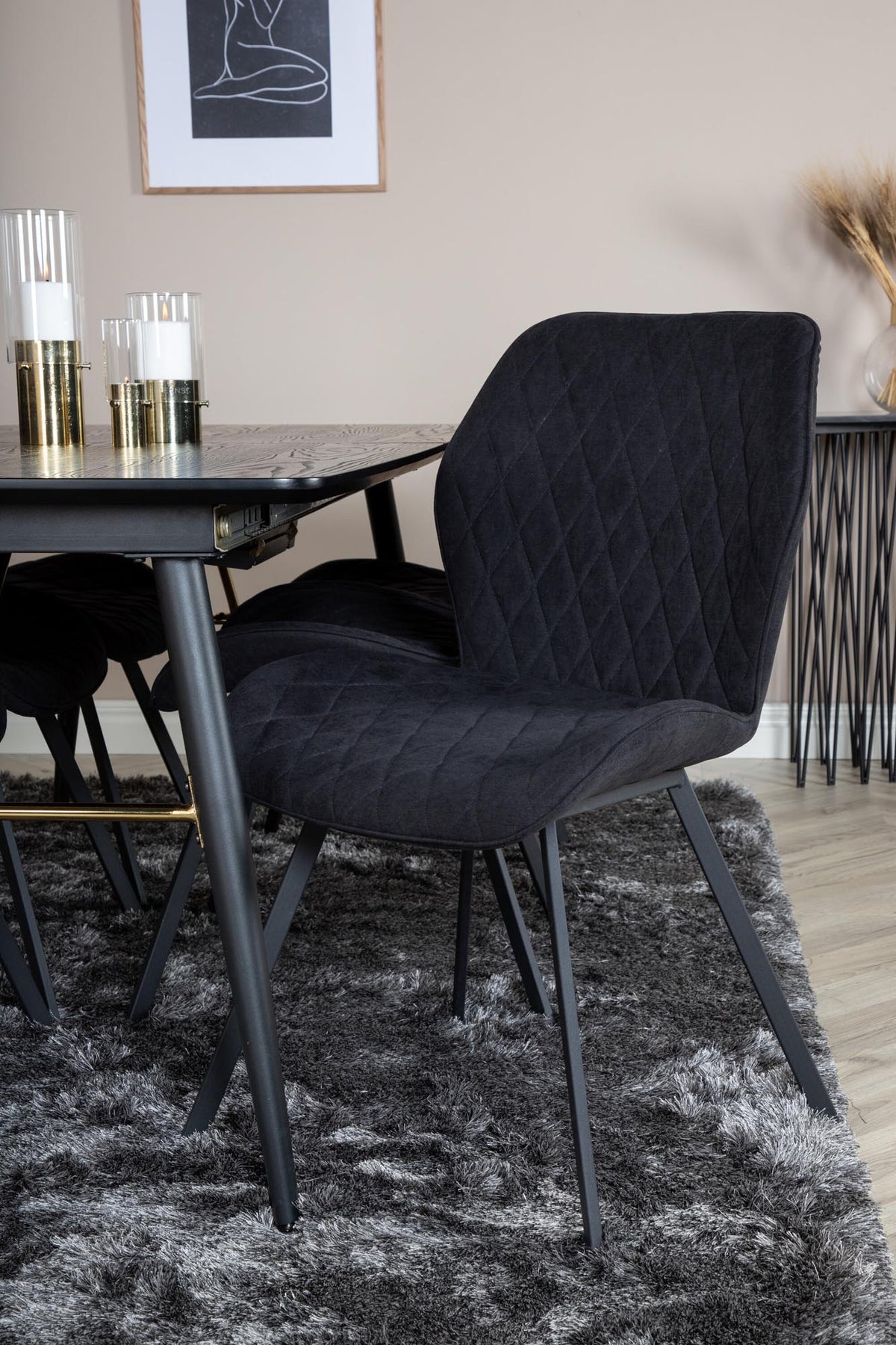 Gold Esszimmerset ausziehbar + Gemma 180cm/6St. in Schwarz präsentiert im Onlineshop von KAQTU Design AG. Esszimmerset ist von Venture Home