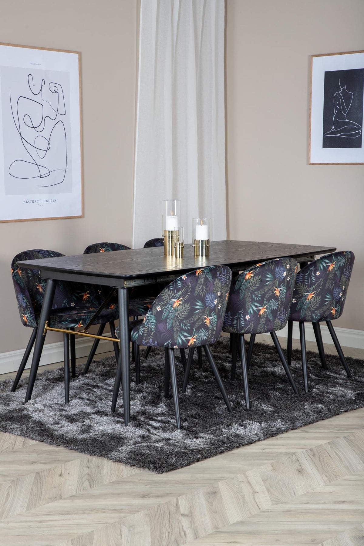 Gold Esszimmerset ausziehbar + Velvet 180cm/6St. in Schwarz präsentiert im Onlineshop von KAQTU Design AG. Esszimmerset ist von Venture Home