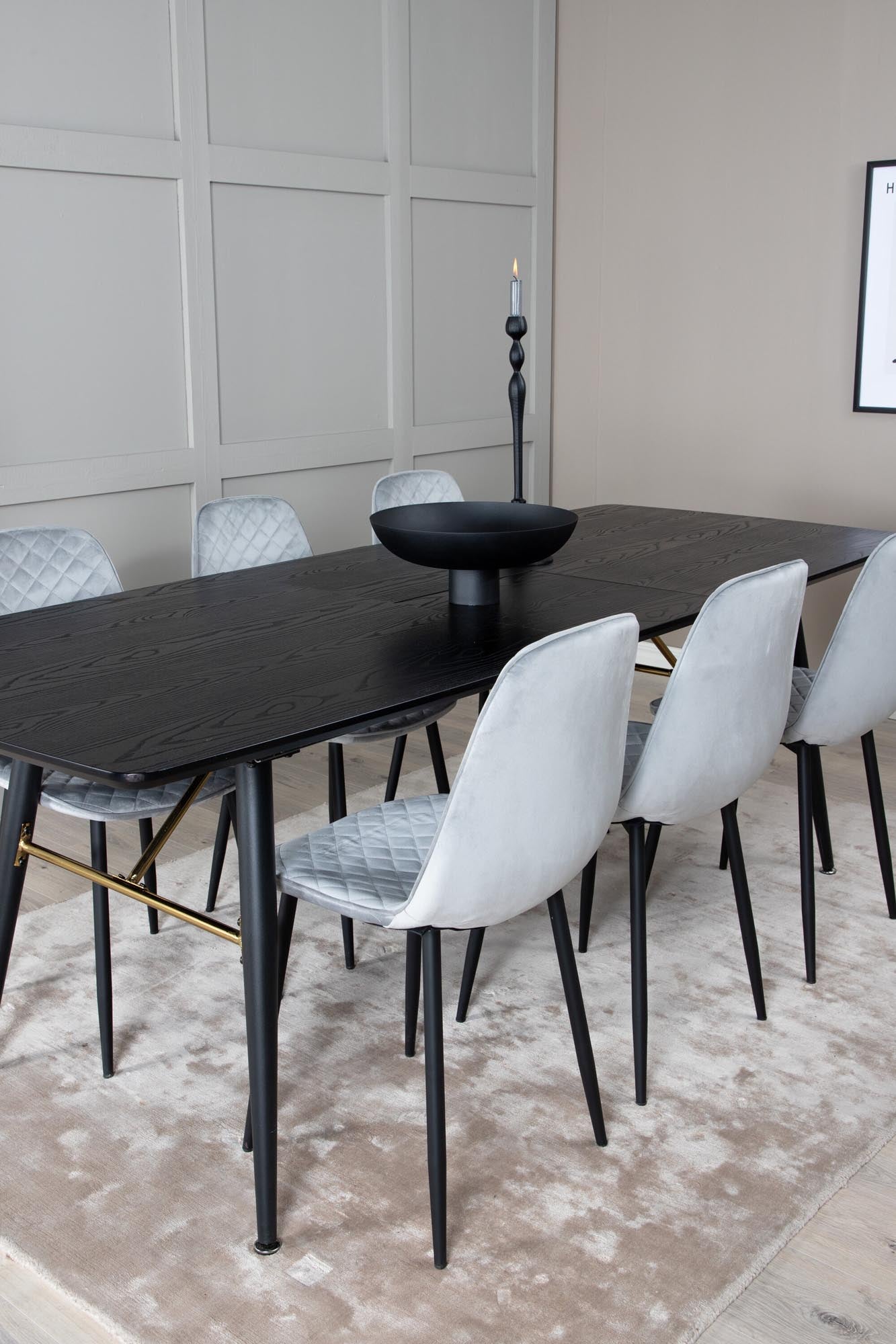 Elegantes, ausziehbares Esszimmerset in Gold mit 180 cm Tisch und 6 komfortablen Samtstühlen von Venture Home – ideal für festliche Anlässe.