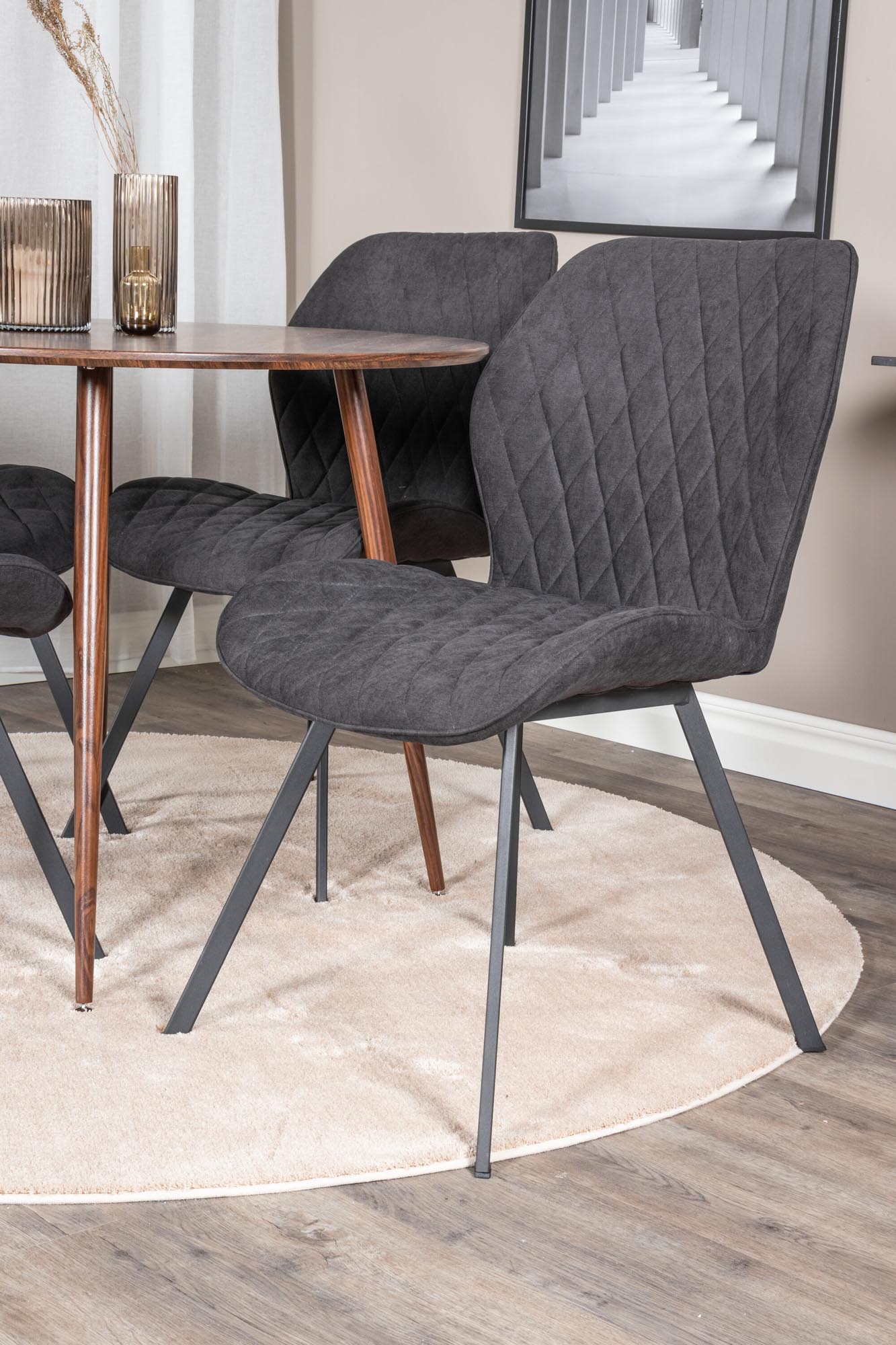 Elegantes Esszimmerset Plaza + Gemma: Perfekt für moderne Räume.