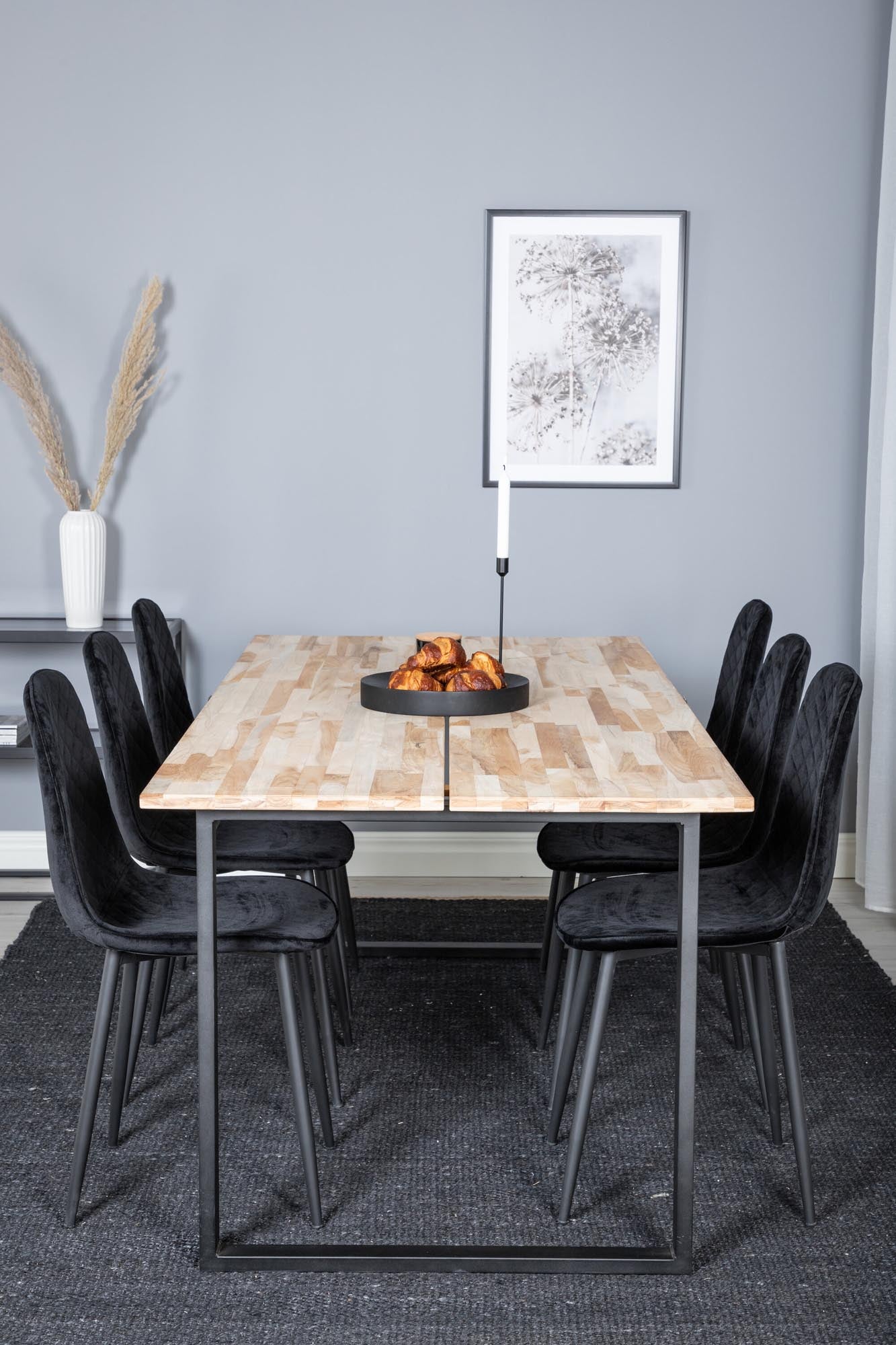 Elegantes Cirebon Esszimmerset: 200cm Tisch, 6 luxuriöse Samtstühle, stilvoll, komfortabel, langlebig.