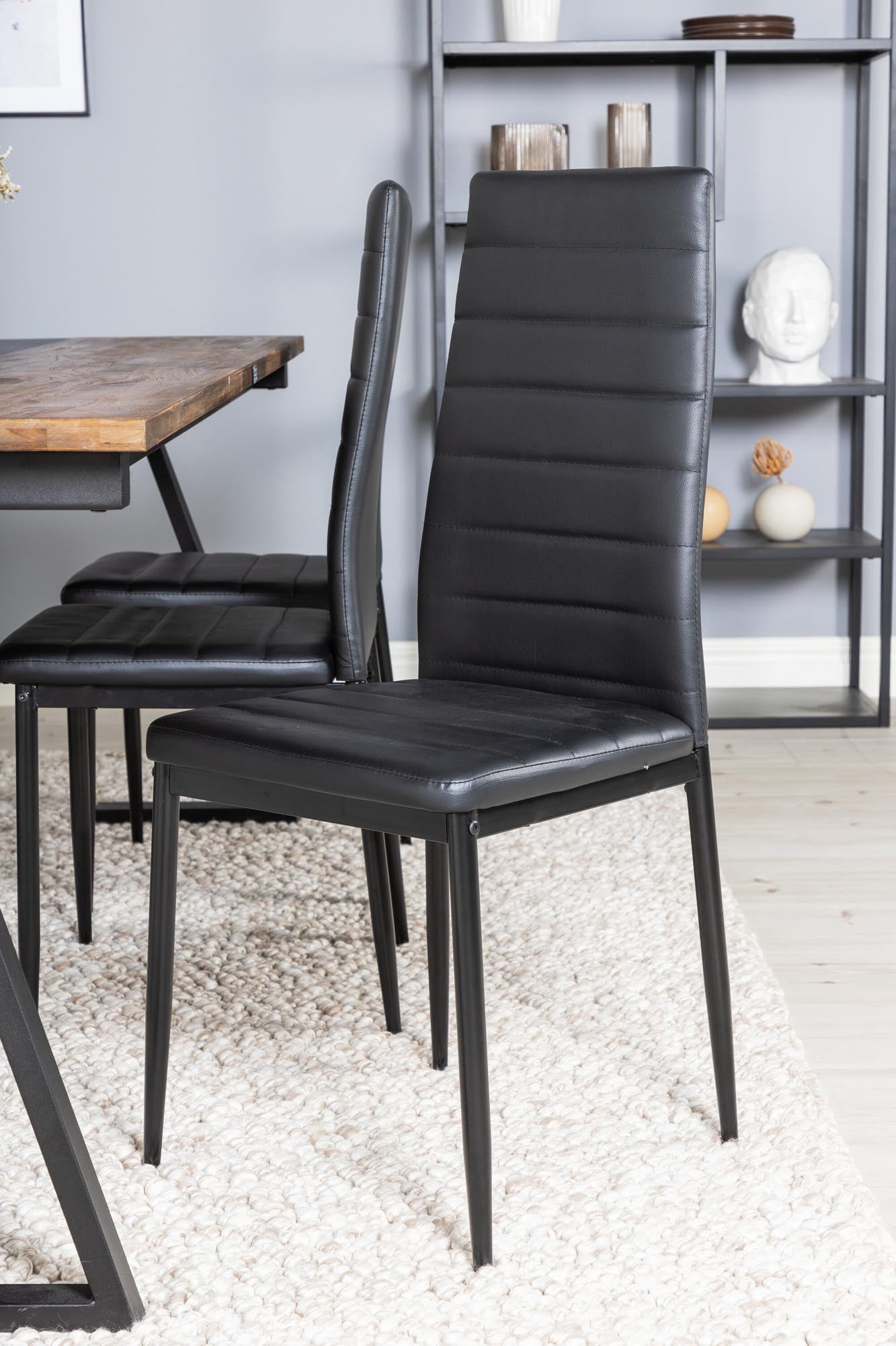 Stilvolles Jakarta Esszimmerset von Venture Home: 200 cm Tisch und 6 ergonomische Stühle für unvergessliche Momente mit Familie und Freunden.