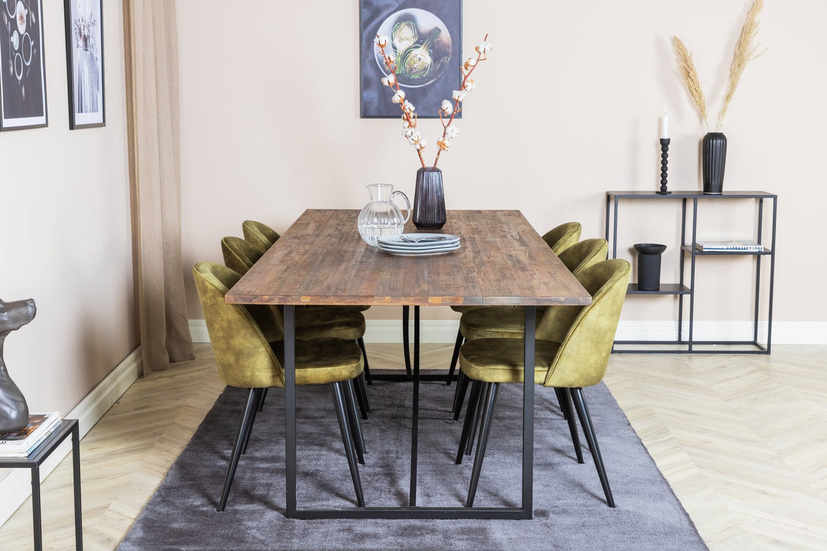 Schwarzes Esszimmerset Padang mit Teak-Tischplatte, Stahlgestell und gepolsterten Velvet-Stühlen mit schwarzem Samtbezug.