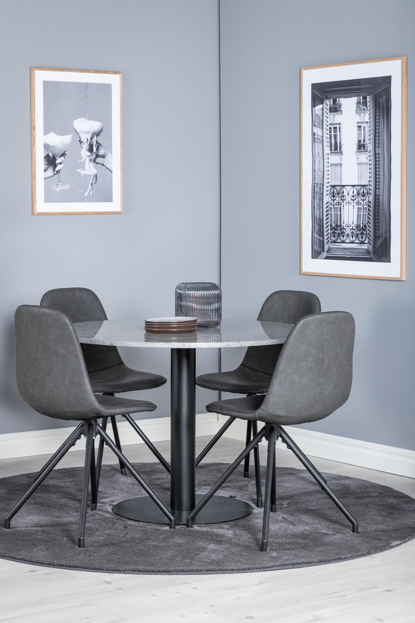 Elegantes Esszimmerset Razzia: Skandinavisches Design von Venture Home.