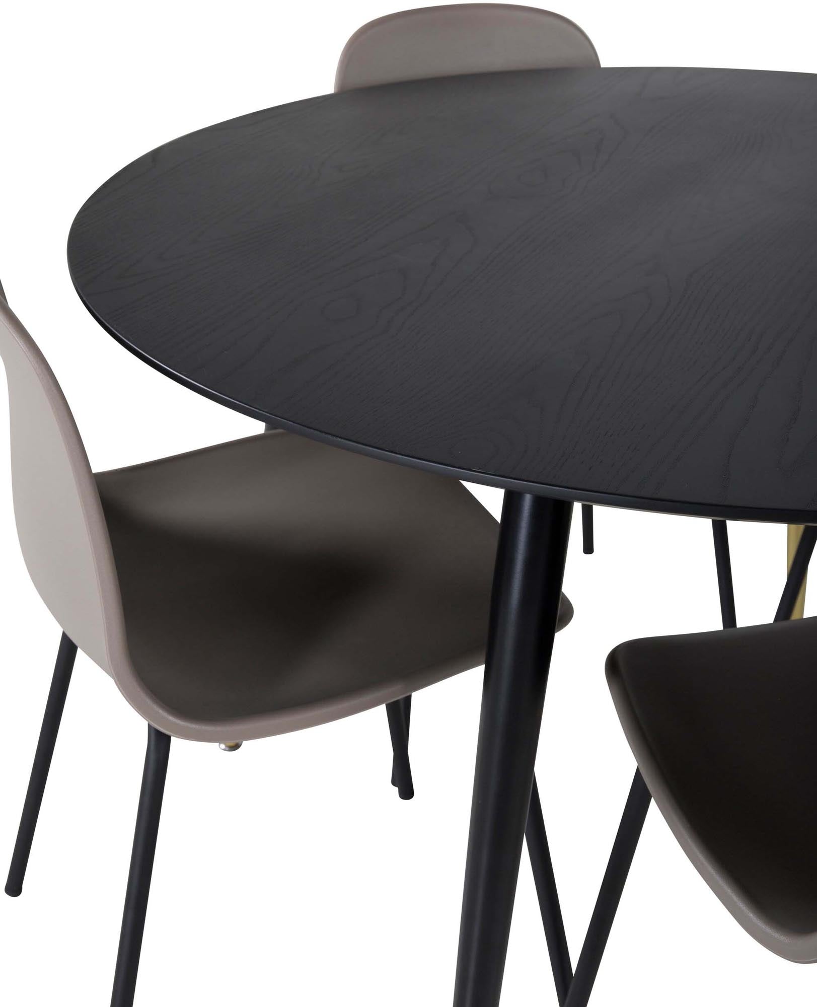 Entdecken Sie das Dipp Esszimmerset + Arctic von Venture Home: Moderner Esstisch und elegante Stühle für gesellige Momente.