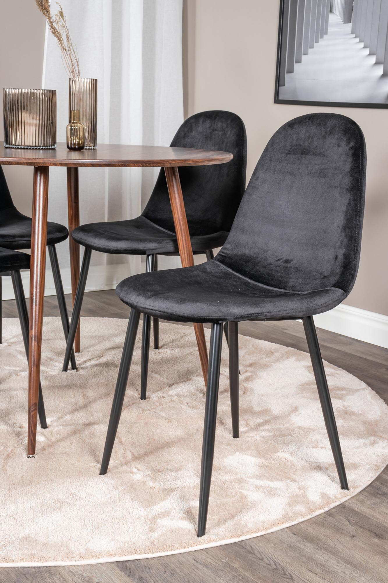 Modernes Plaza Esszimmerset: 100cm Tisch & 4 Stühle von Venture Home.