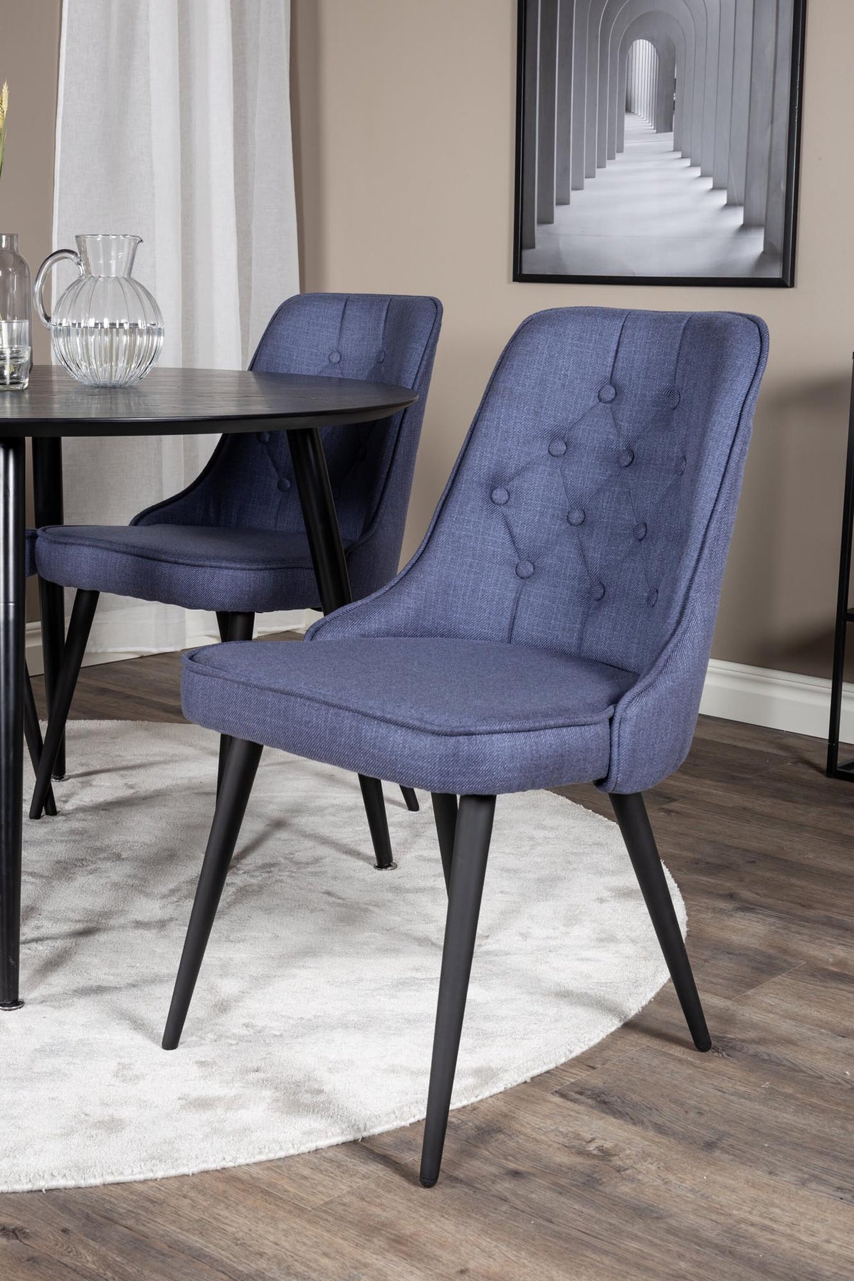 Dipp Esszimmerset + Velvet Deluxe ⌀115cm/4St. in Schwarz Blau präsentiert im Onlineshop von KAQTU Design AG. Esszimmerset ist von Venture Home