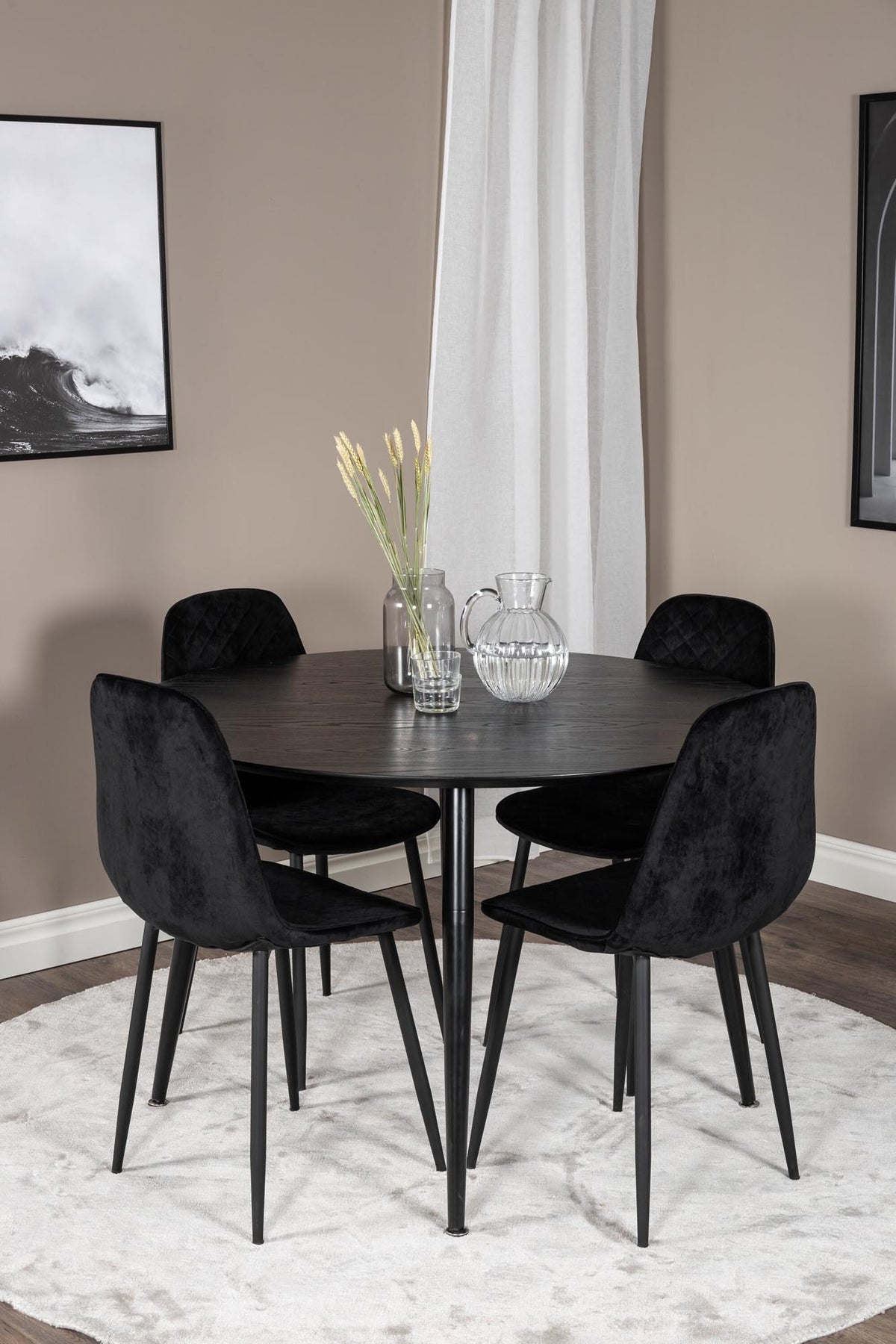 Dipp Esszimmerset + Polar Diamond ⌀115cm/4St. in Schwarz präsentiert im Onlineshop von KAQTU Design AG. Esszimmerset ist von Venture Home