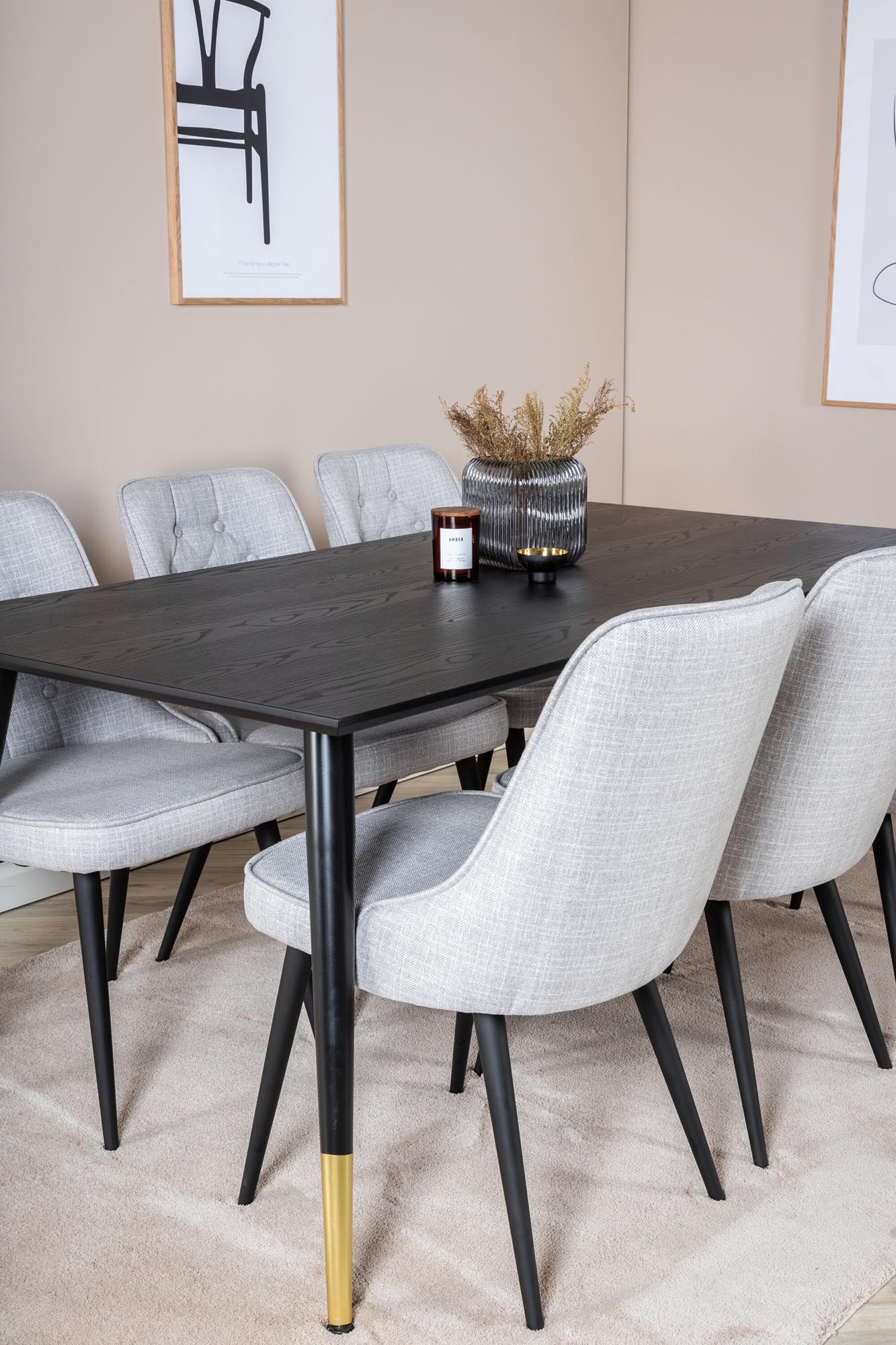 Stilvolles Dipp Esszimmerset mit Velvet Deluxe Stühlen: Platz für 6, robust und pflegeleicht. Ideal für gesellige Abende und festliche Anlässe.