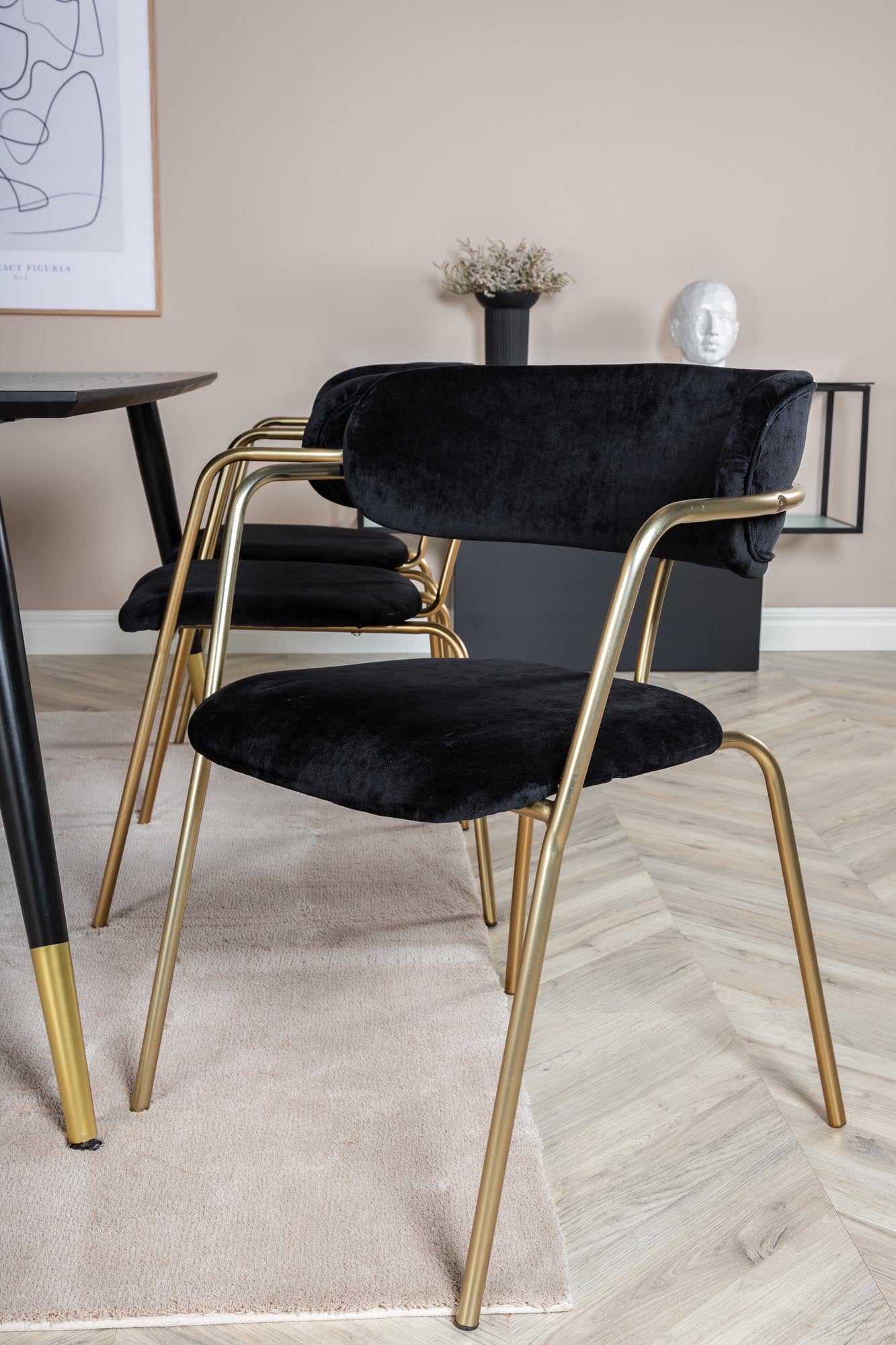 Stilvolles Dipp Esszimmerset von Venture Home: 180 cm Tisch und 6 bequeme Arrow-Stühle für ein elegantes Esszimmer.