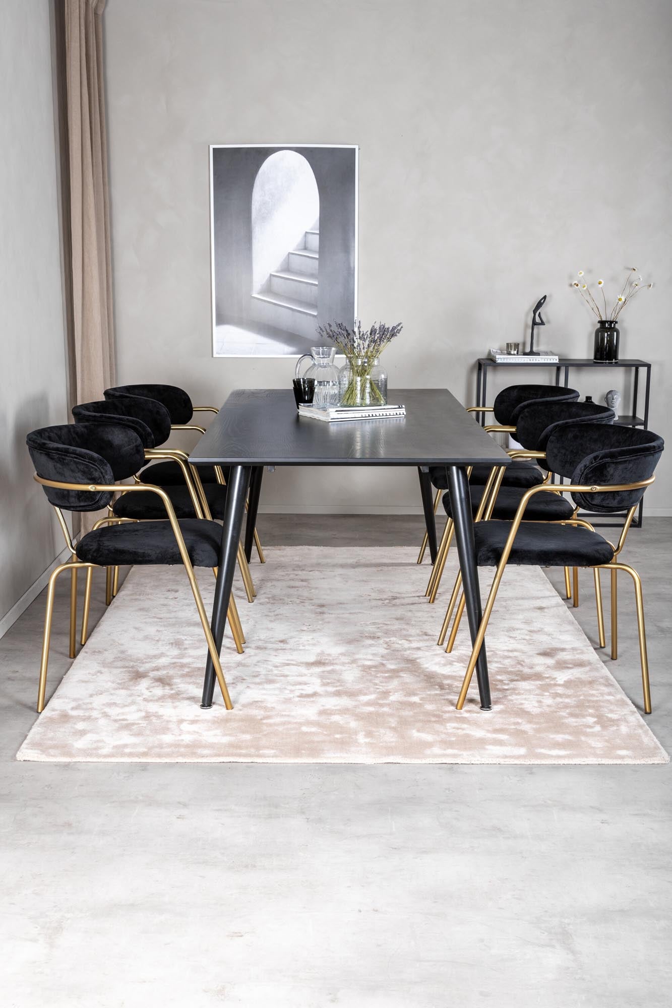 Stilvolles Dipp Esszimmerset mit 180 cm Tisch und 6 ergonomischen Arrow-Samtstühlen für ein elegantes Ambiente in Ihrem Zuhause.