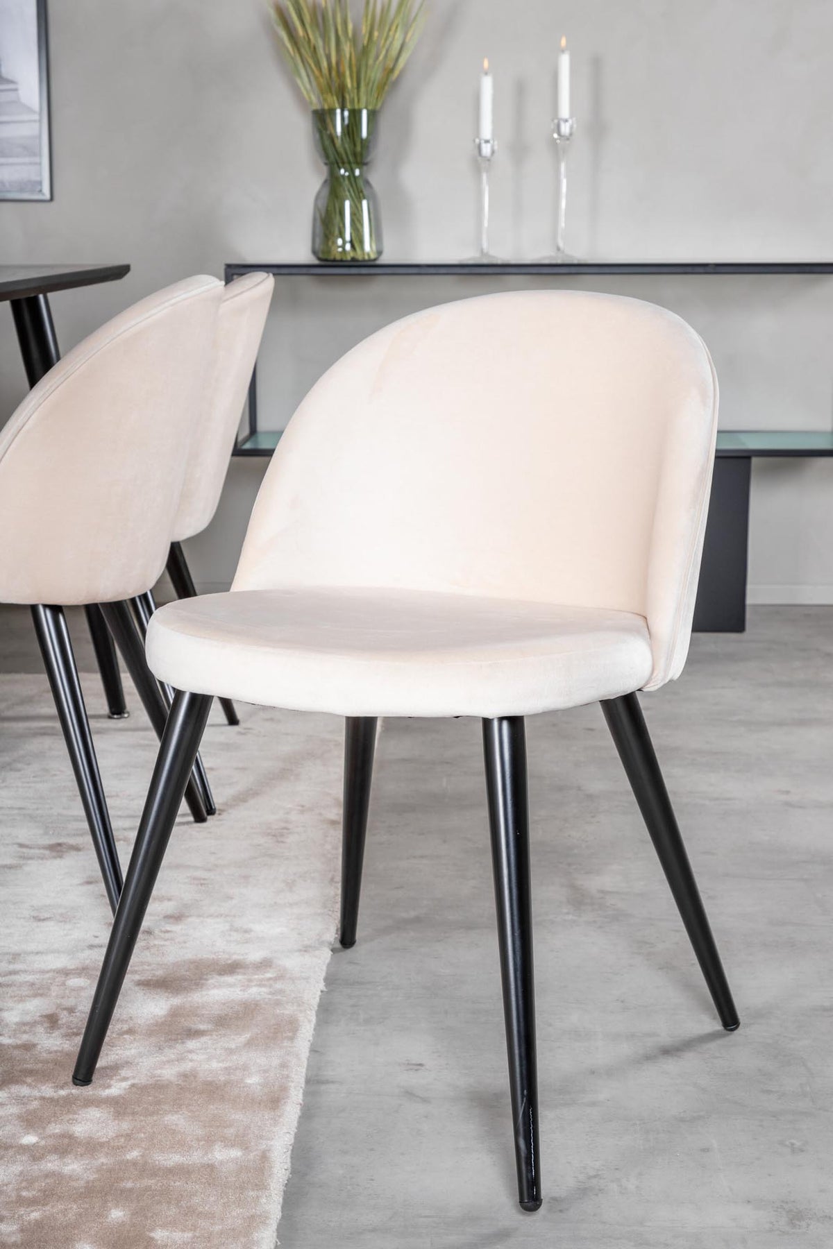 Dipp Esszimmerset + Velvet 180cm/6St. in Schwarz / Beige präsentiert im Onlineshop von KAQTU Design AG. Esszimmerset ist von Venture Home