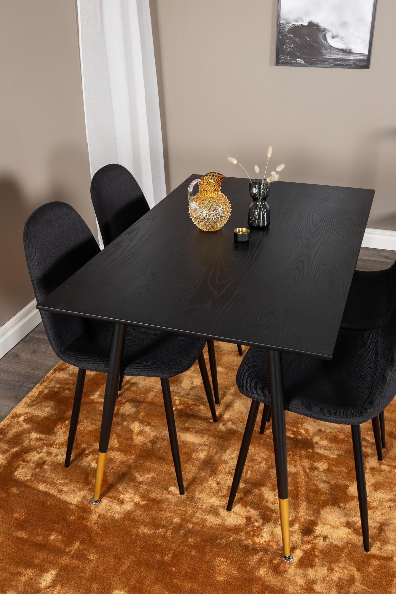 Stilvolles Dipp Esszimmerset + Polar von Venture Home: Moderner Esstisch und komfortable Samtstühle für unvergessliche Dinner mit Freunden.