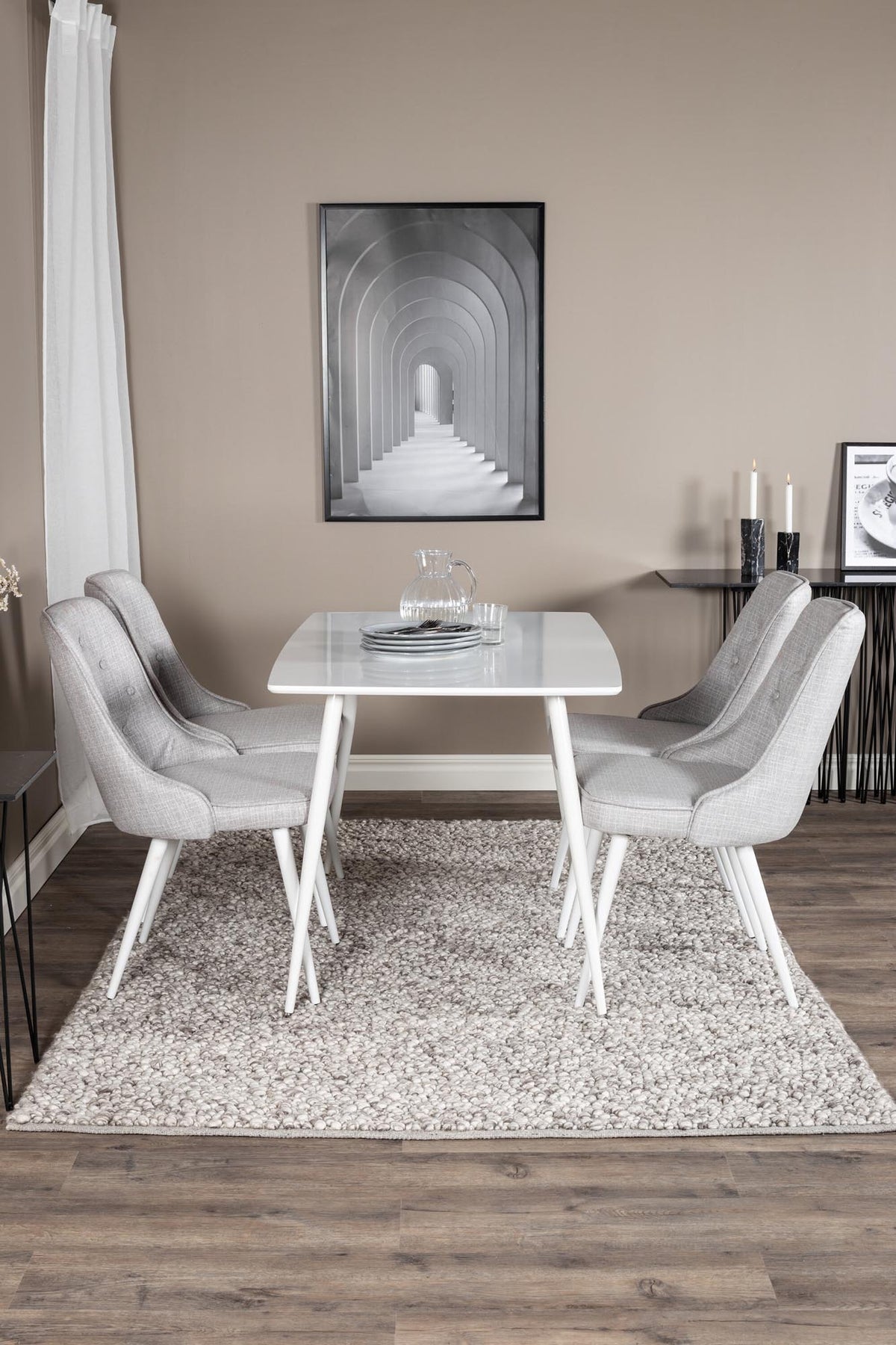 Polar Esszimmerset + Velvet Deluxe 120cm/4St. in Weiss präsentiert im Onlineshop von KAQTU Design AG. Esszimmerset ist von Venture Home