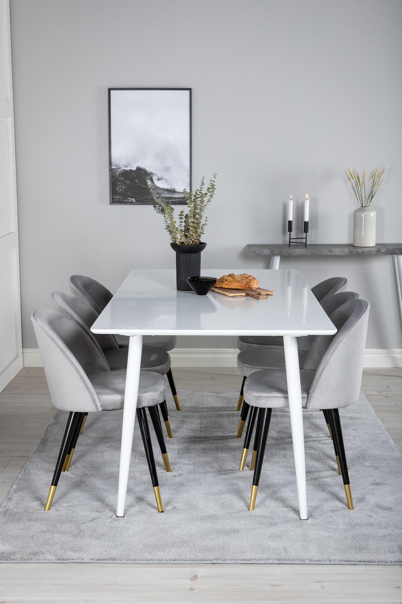Stilvolles Polar Esszimmerset 180cm mit 6 bequemen Velvet-Stühlen. Perfekt für gesellige Abende und harmonische Einrichtung.