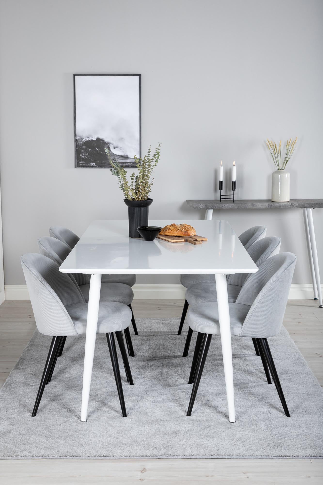 Stilvolles Polar Esszimmerset 180cm mit 6 luxuriösen Samtstühlen.