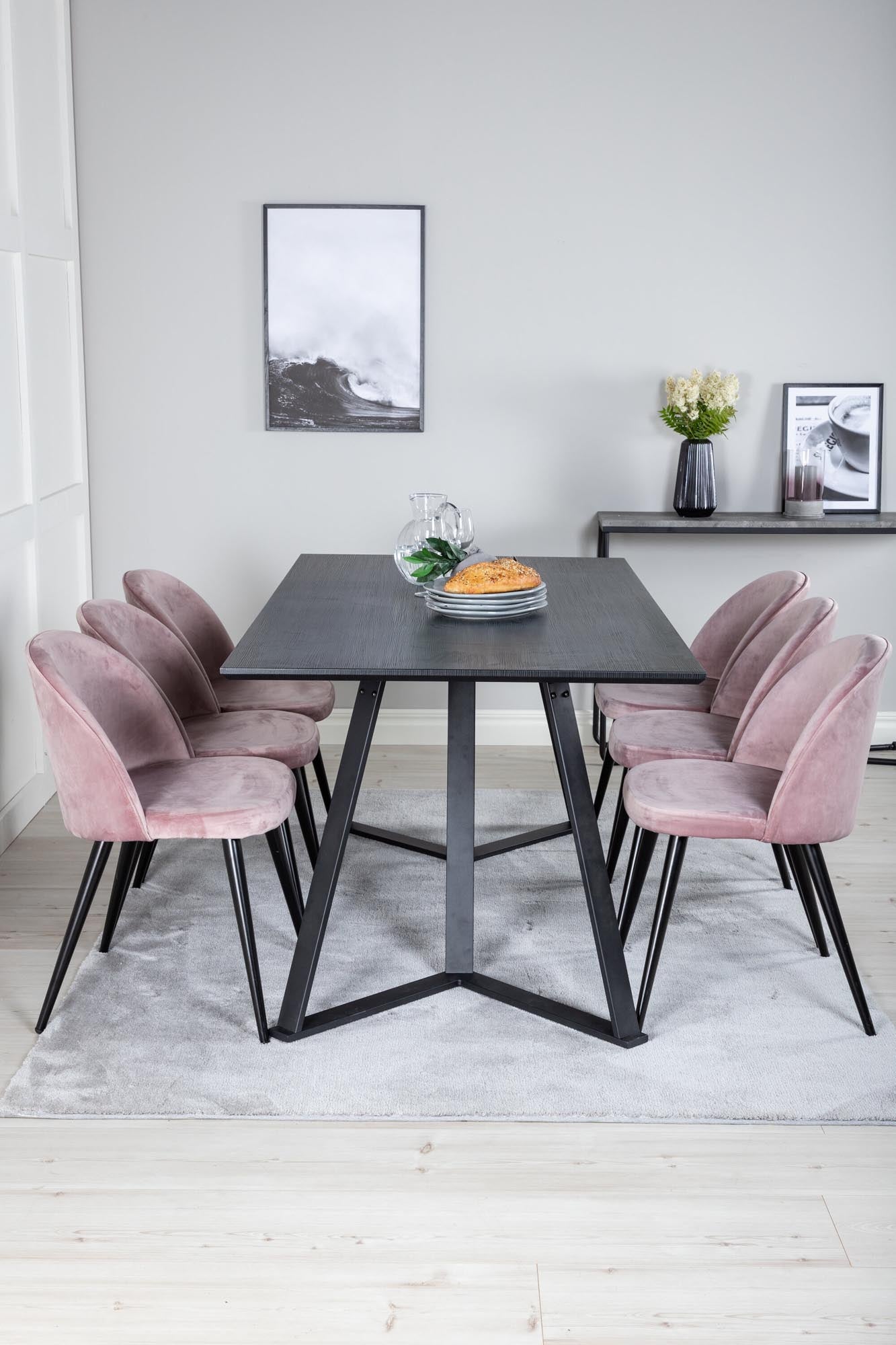 Entdecken Sie das Marina Esszimmerset Velvet 180cm/6St. von Venture Home – ein stilvolles Ensemble für gesellige Abende und festliche Anlässe.