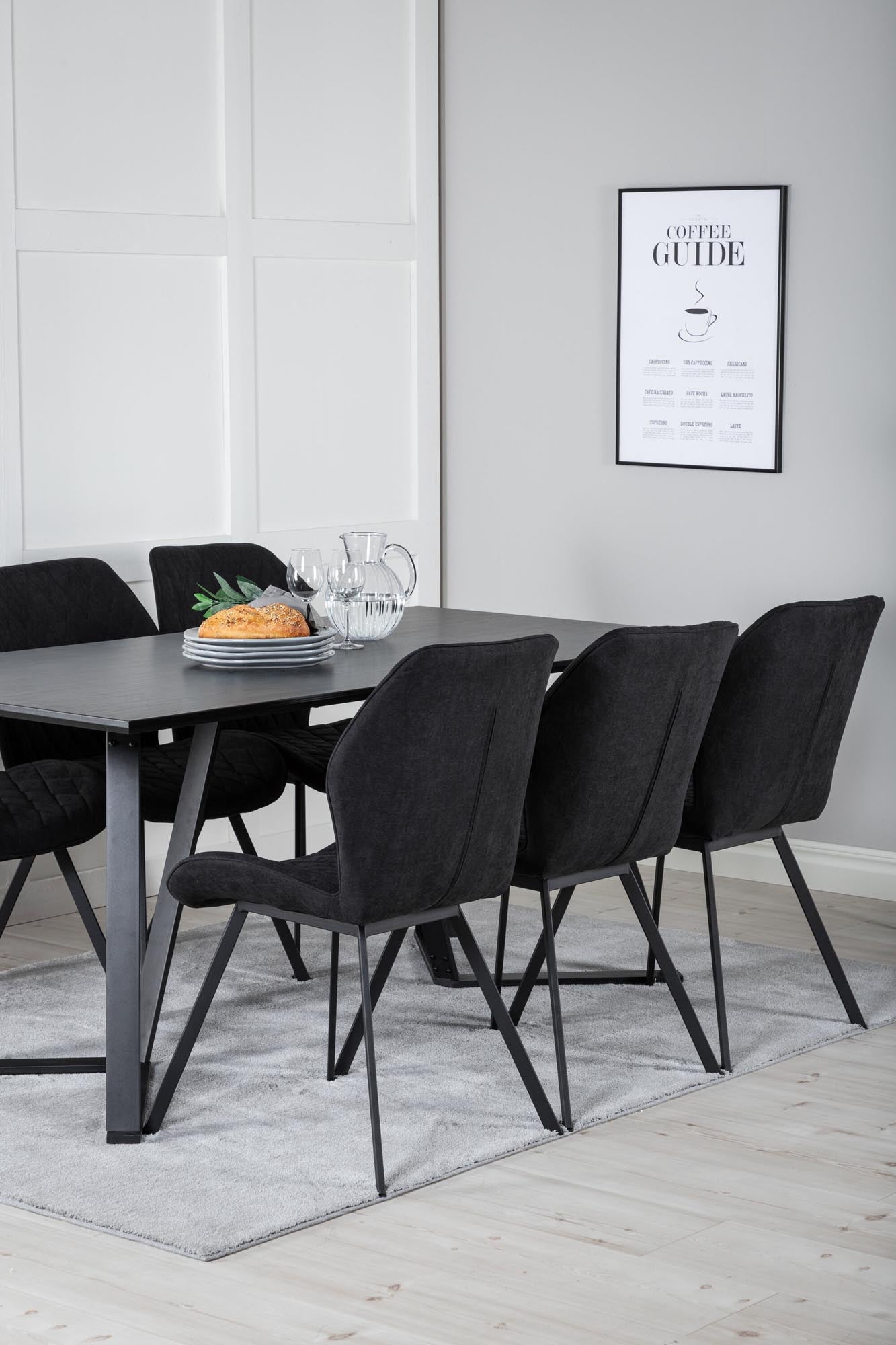 Marina Esszimmerset Gemma: Modernes Design für stilvolle Mahlzeiten.