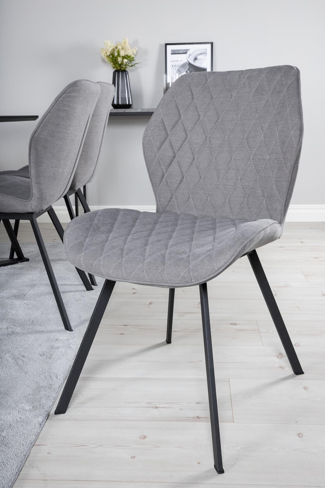 Elegantes Esszimmerset Gemma: Zeitlose Klasse für Ihr Esszimmer.