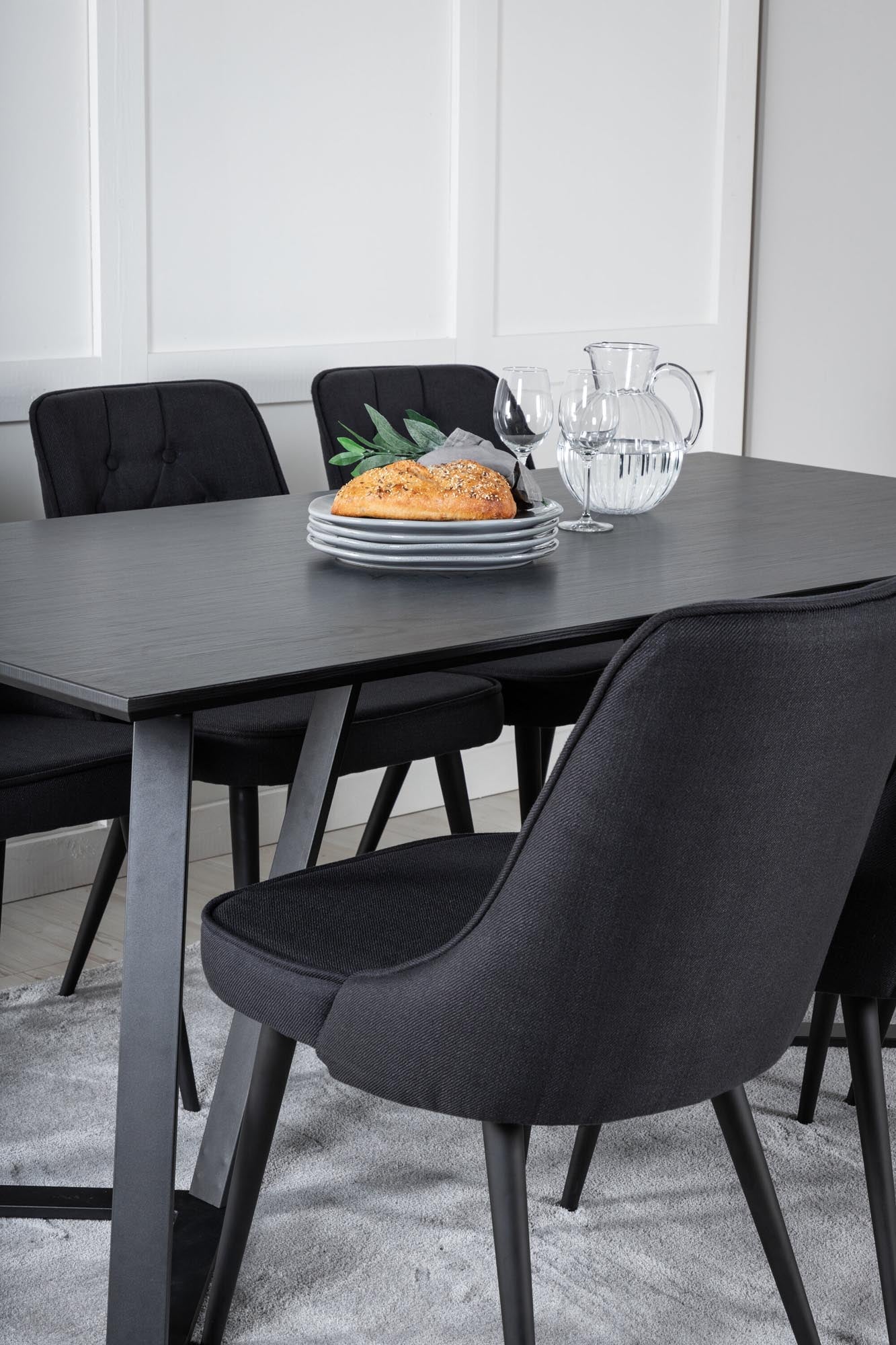 Marina Esszimmerset Velvet: Luxuriöses Design für Ihr Esszimmer.