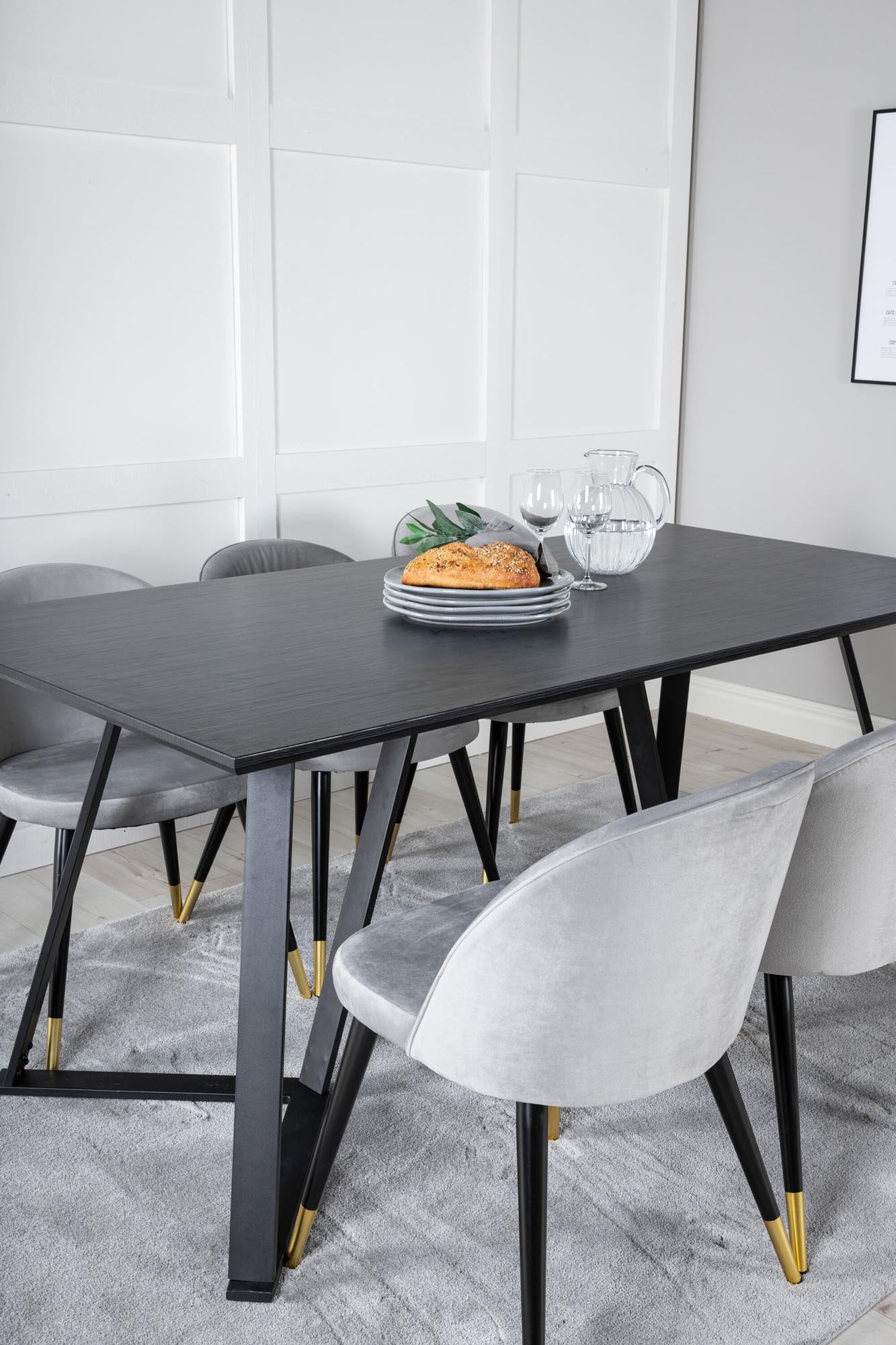 Marina Esszimmerset Velvet: Elegantes Design und Komfort für gesellige Abende mit bis zu 6 Personen. Ideal für stilvolle Esszimmer.