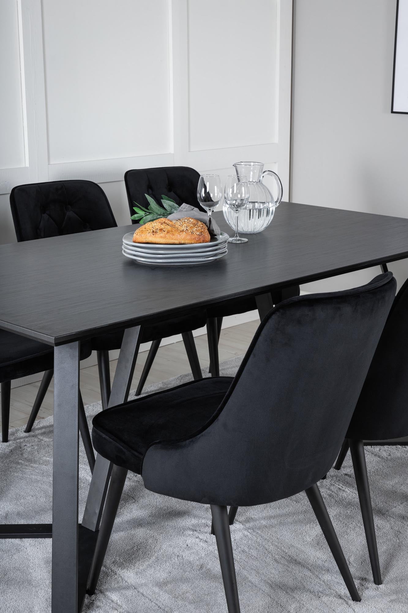 Marina Esszimmerset Velvet: Stilvoller Komfort für Ihr Esszimmer.