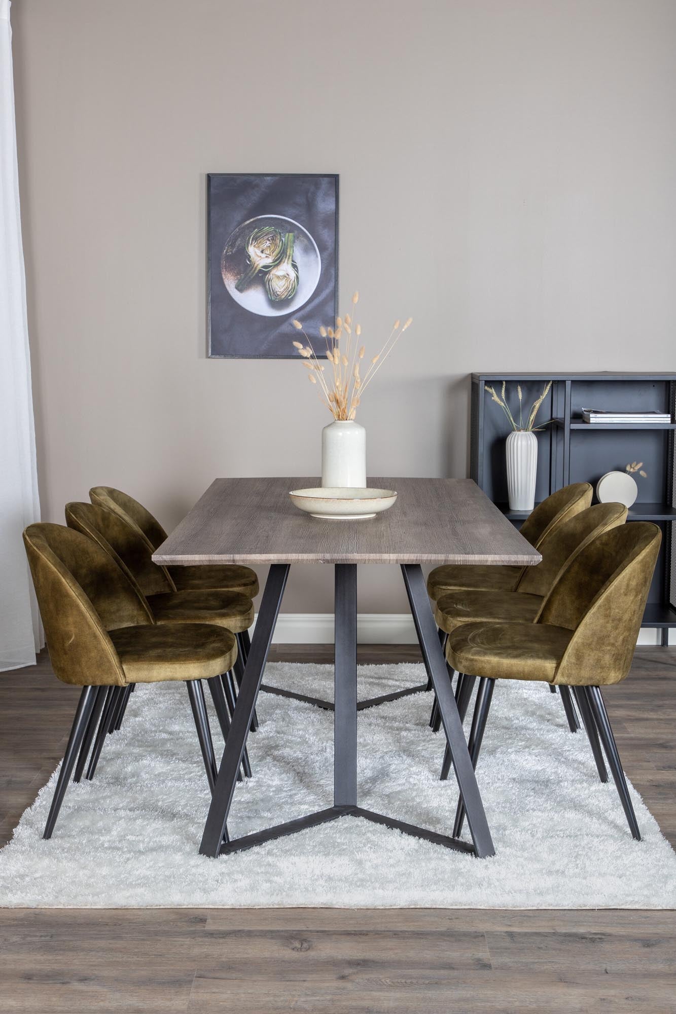 Erleben Sie das Marina Esszimmerset Velvet von Venture Home: Ein elegantes 180 cm Set für 6 Personen, das Komfort und zeitgemäßes Design perfekt kombiniert.