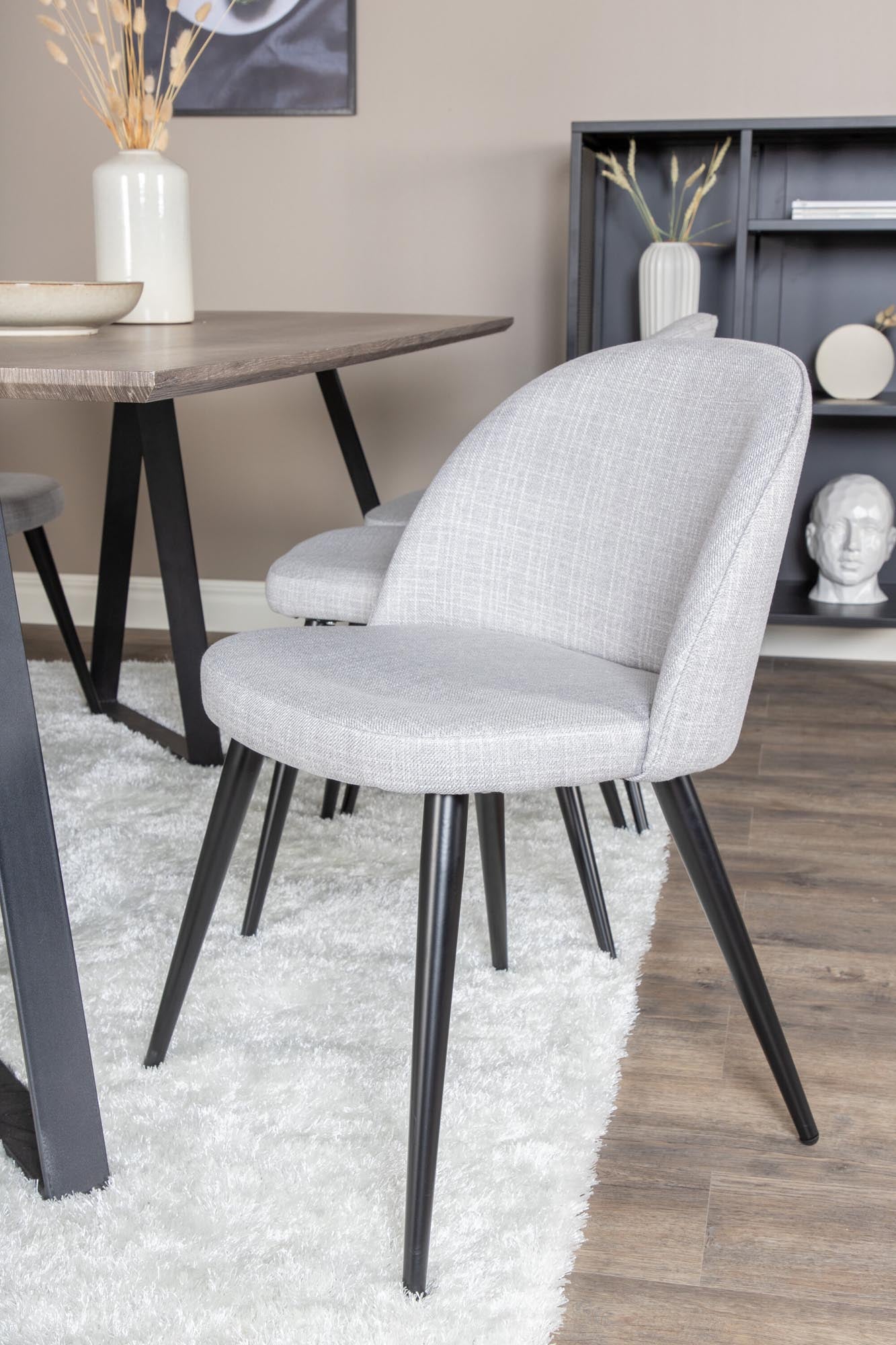 Marina Esszimmerset Velvet: Modernes Design für stilvolle Dinner.