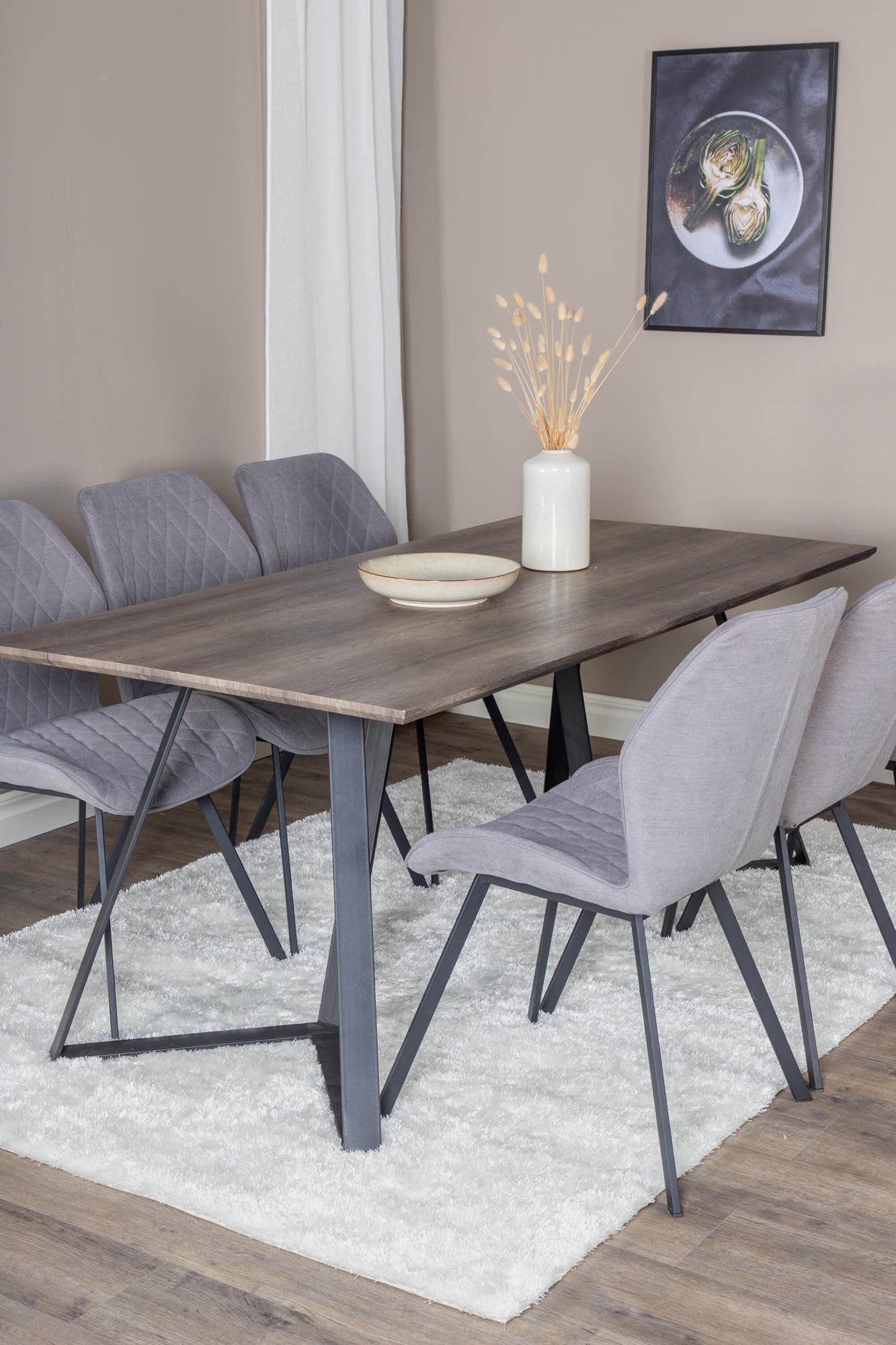 Elegantes Esszimmerset Gemma: Zeitlose Schönheit für Ihr Zuhause.