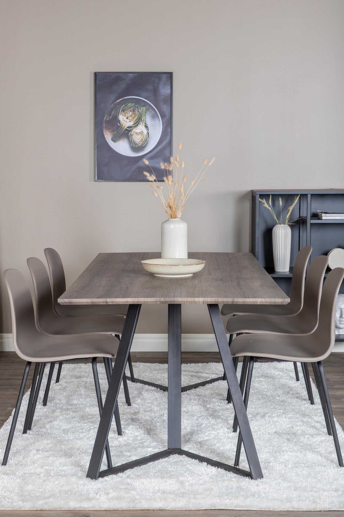 Erleben Sie das elegante Esszimmerset Marina Arctic 180cm/6St. von Venture Home. Ideal für gesellige Abende und stilvolle Anlässe.