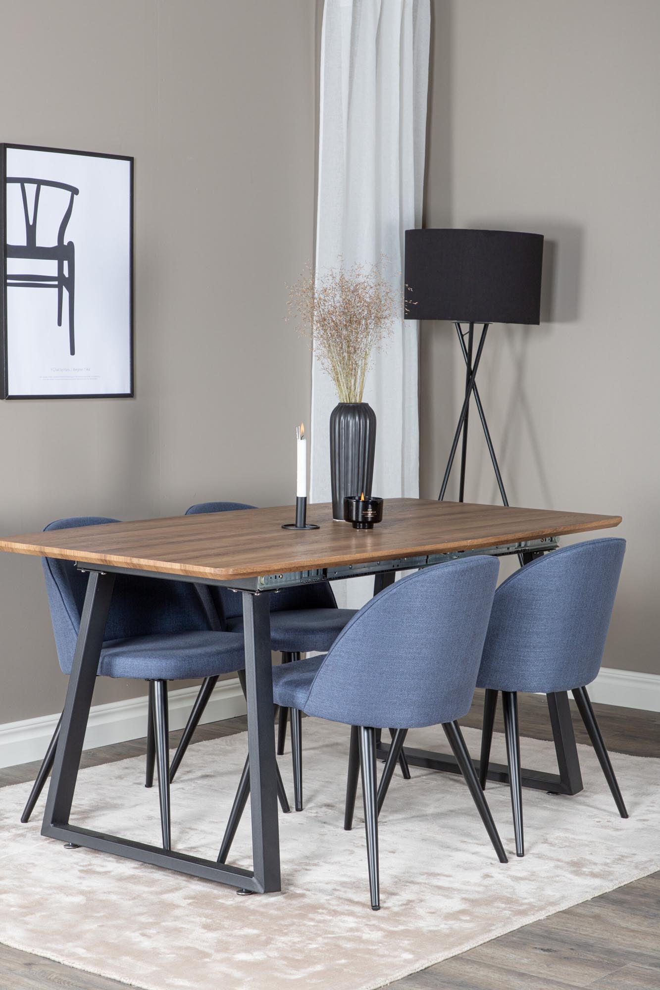 Inca Esszimmerset: Elegantes, ausziehbares Design für bis zu 8 Personen. Hochwertige Samtstühle für Komfort und Stil in jedem Esszimmer.