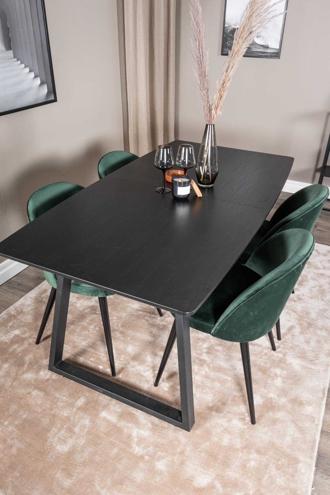 Inca Esszimmerset: Ausziehbar, samtig, für elegante Dinnerabende.